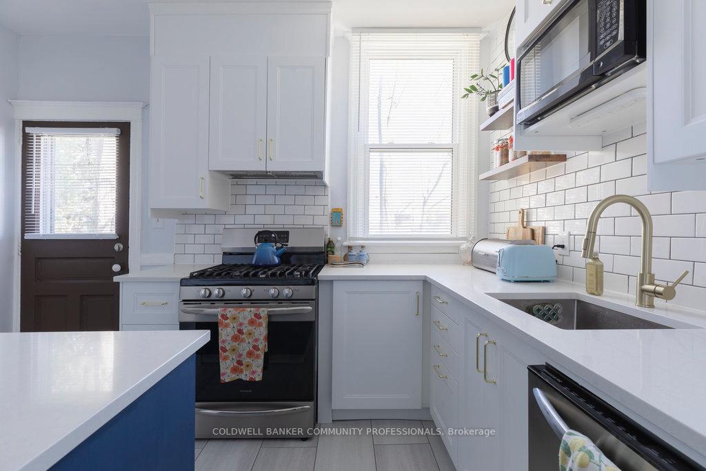 Photo 13 of 6 Belview Avenue, Hamilton, Crown Point — HOMEH