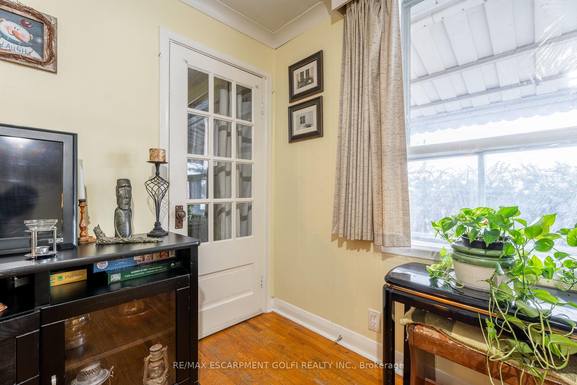 Photo 5 of 214 Margaret Avenue, Hamilton, Stoney Creek — HOMEH