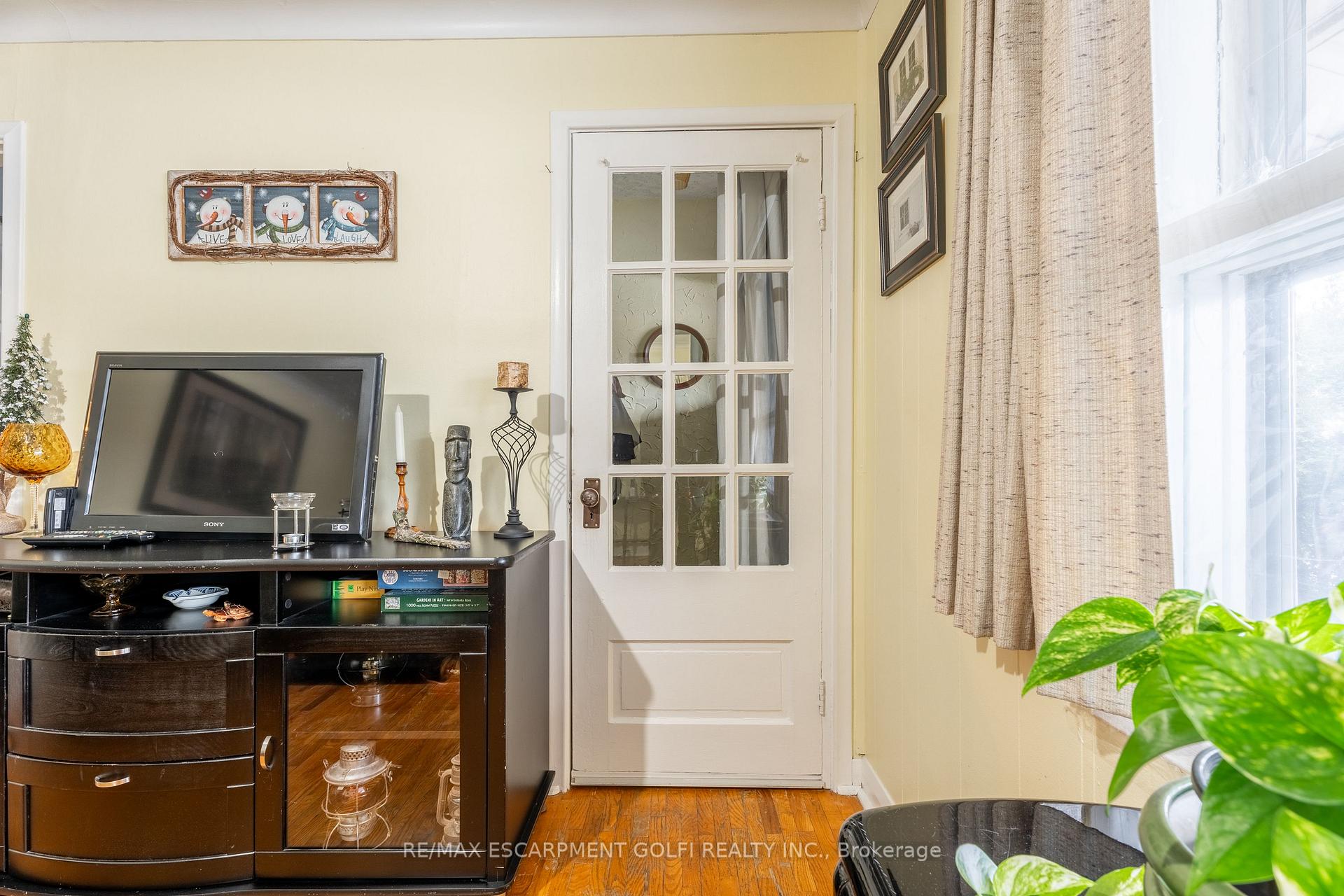 Photo 6 of 214 Margaret Avenue, Hamilton, Stoney Creek — HOMEH