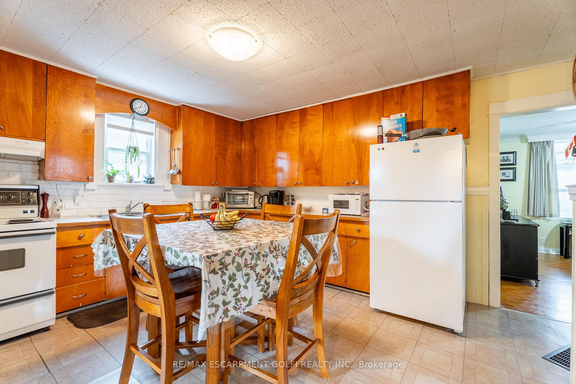 Photo 10 of 214 Margaret Avenue, Hamilton, Stoney Creek — HOMEH