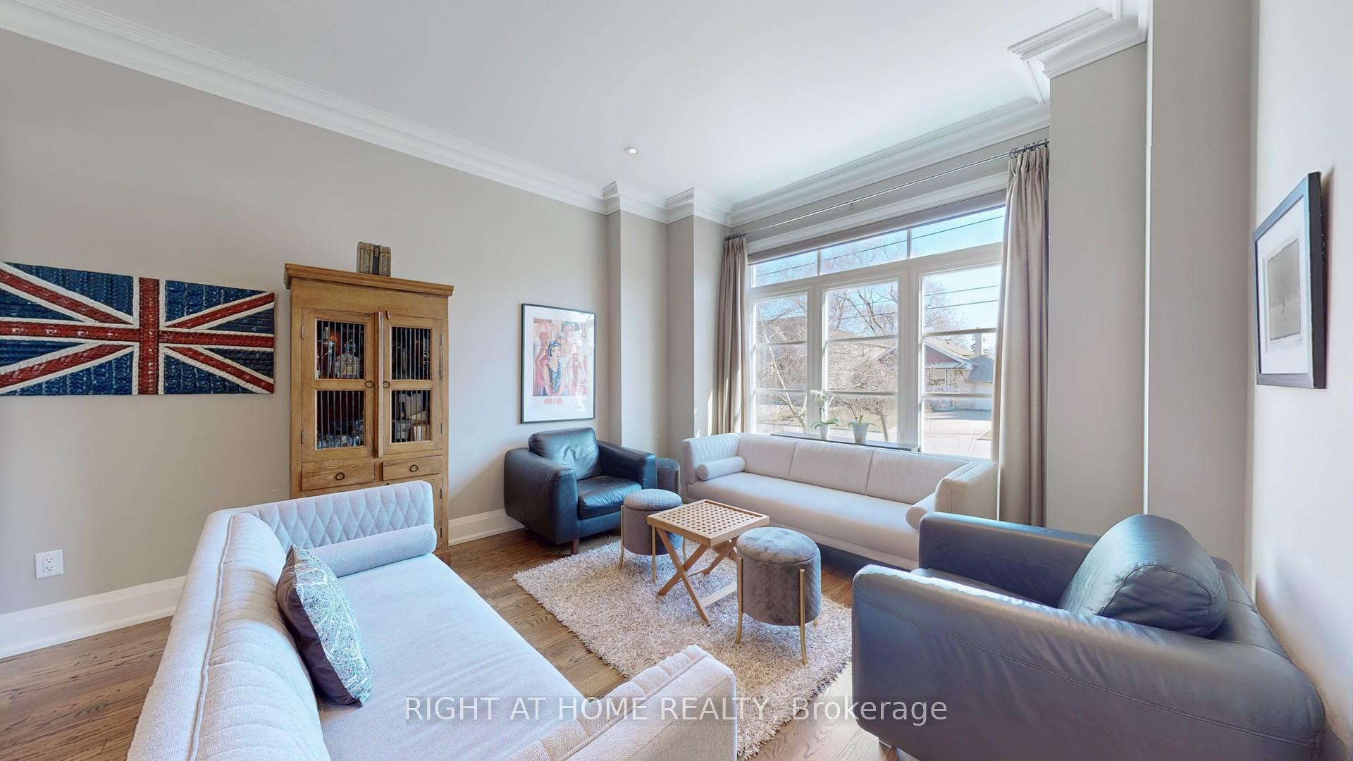 Photo 4 of 84 Roberta Drive, Toronto, Englemount-Lawrence — HOMEH