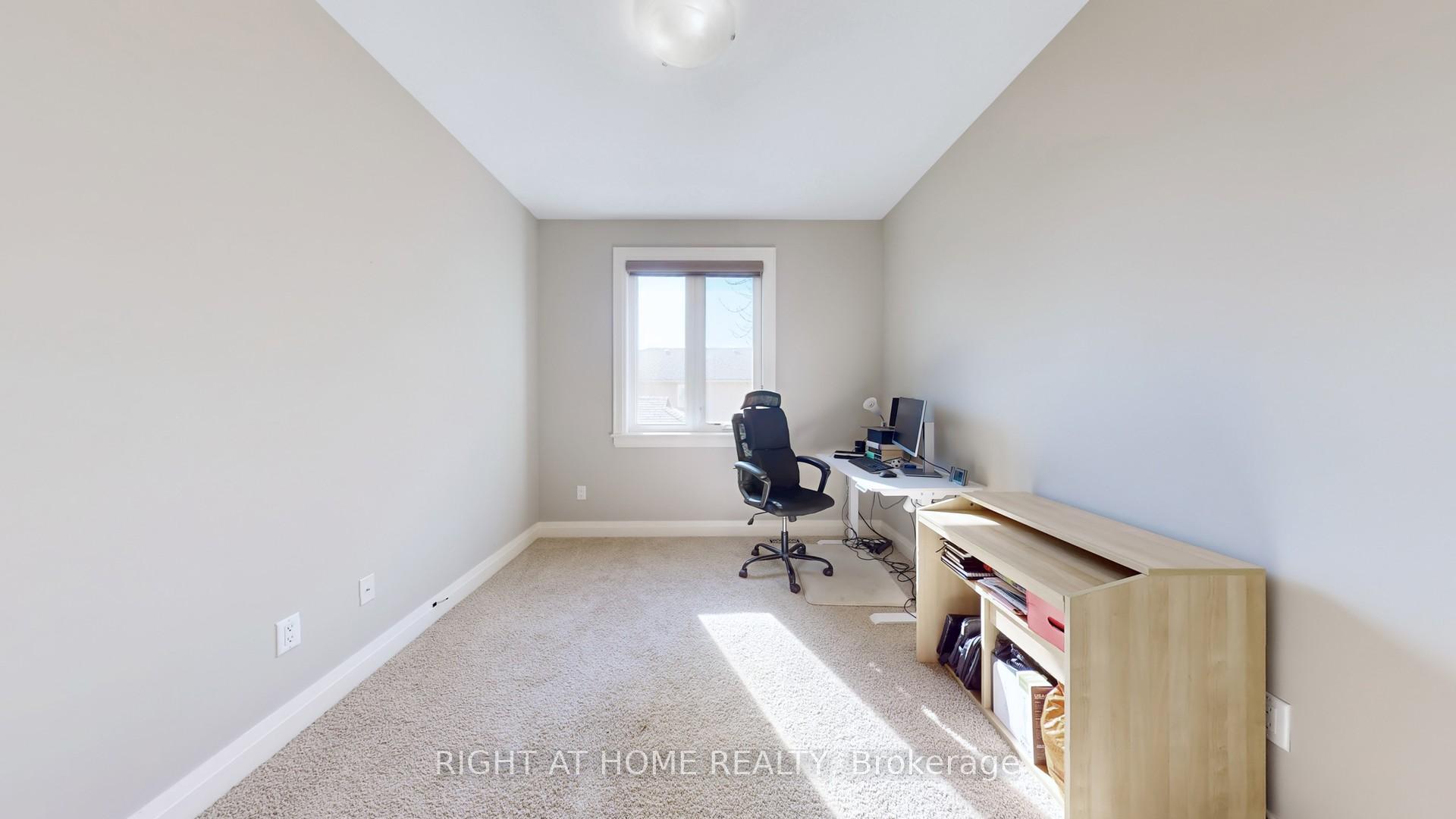 Photo 20 of 84 Roberta Drive, Toronto, Englemount-Lawrence — HOMEH