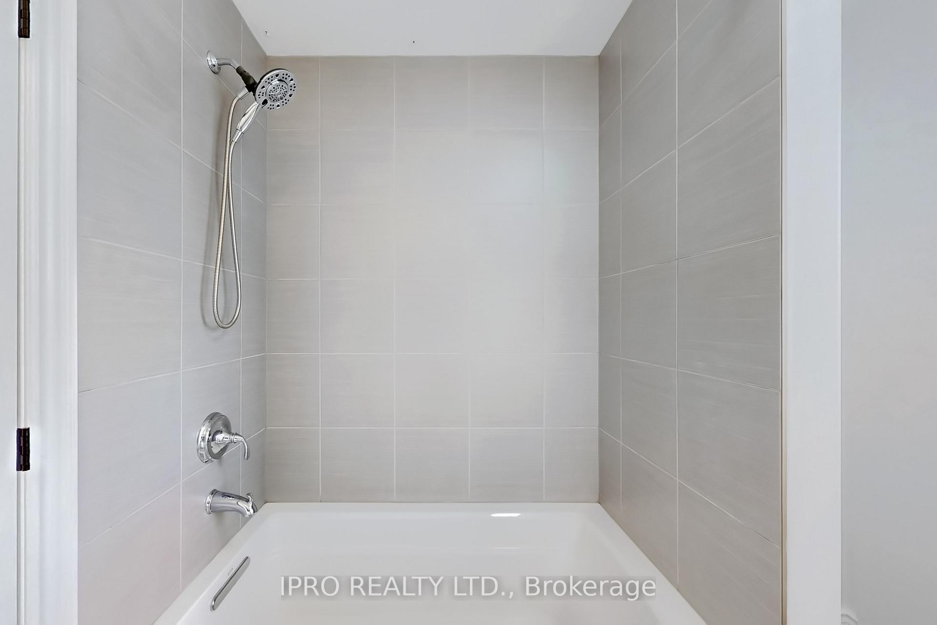 Photo 30 of 104 Nathan Crescent, Barrie, Painswick South — HOMEH