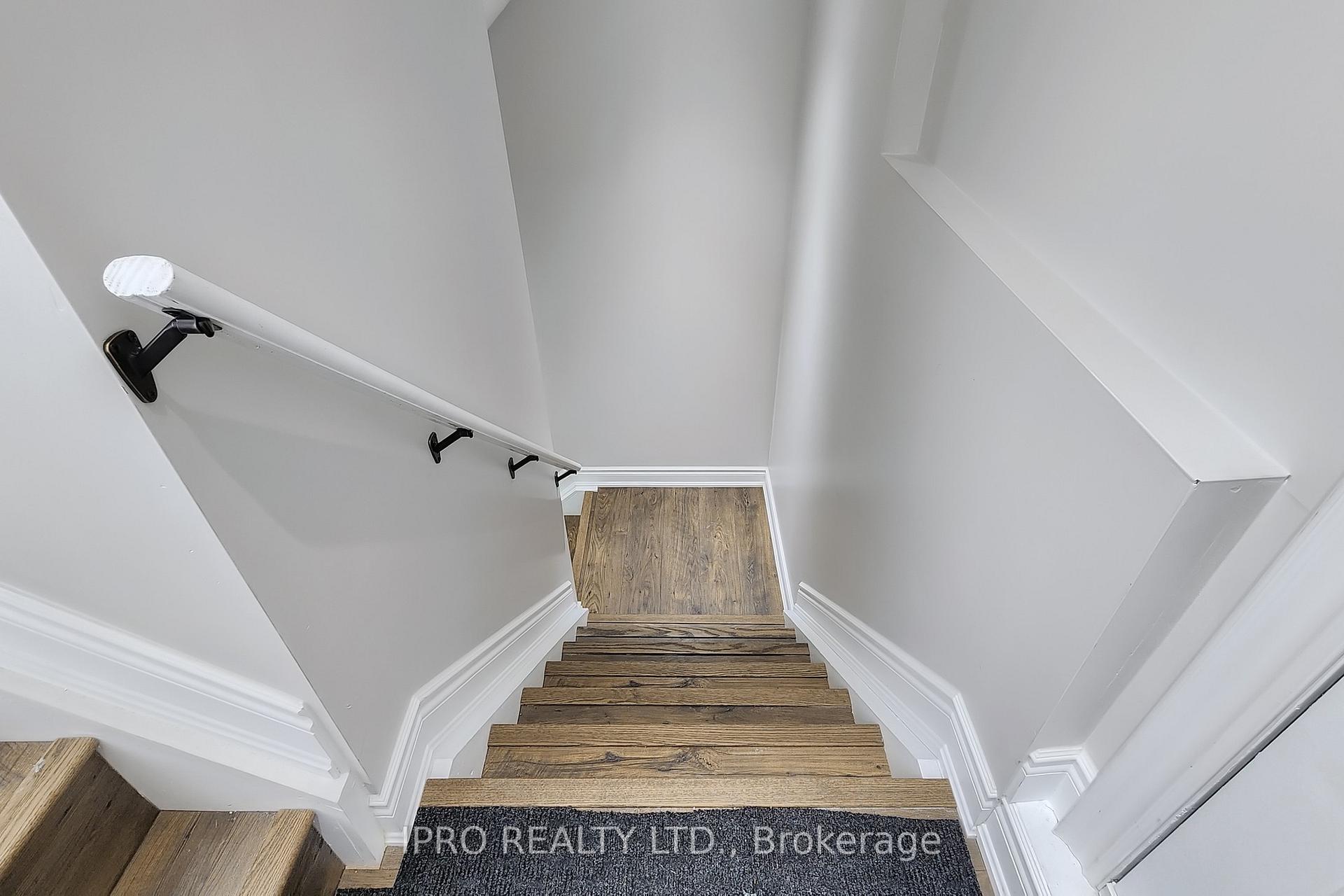 Photo 33 of 104 Nathan Crescent, Barrie, Painswick South — HOMEH