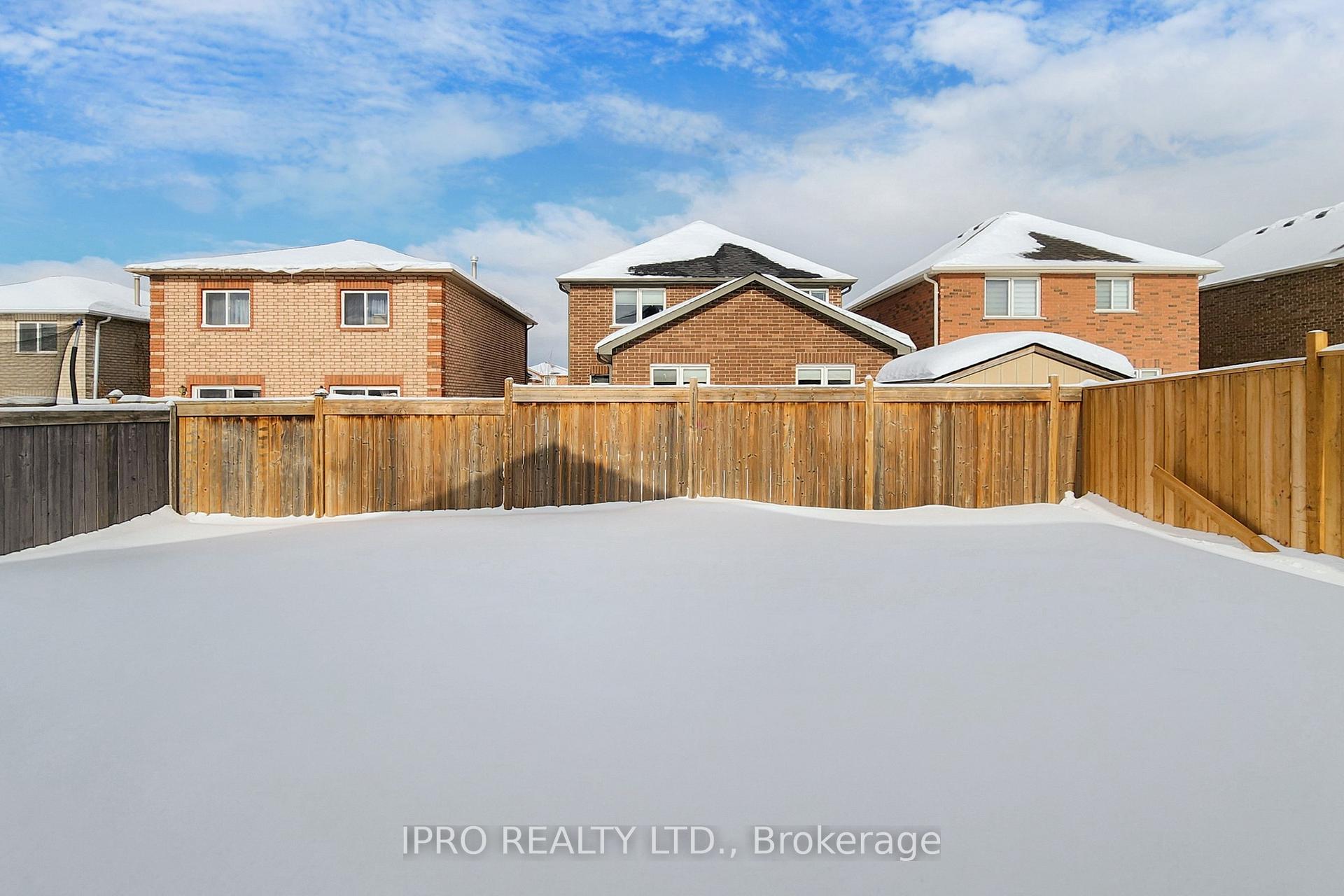 Photo 45 of 104 Nathan Crescent, Barrie, Painswick South — HOMEH