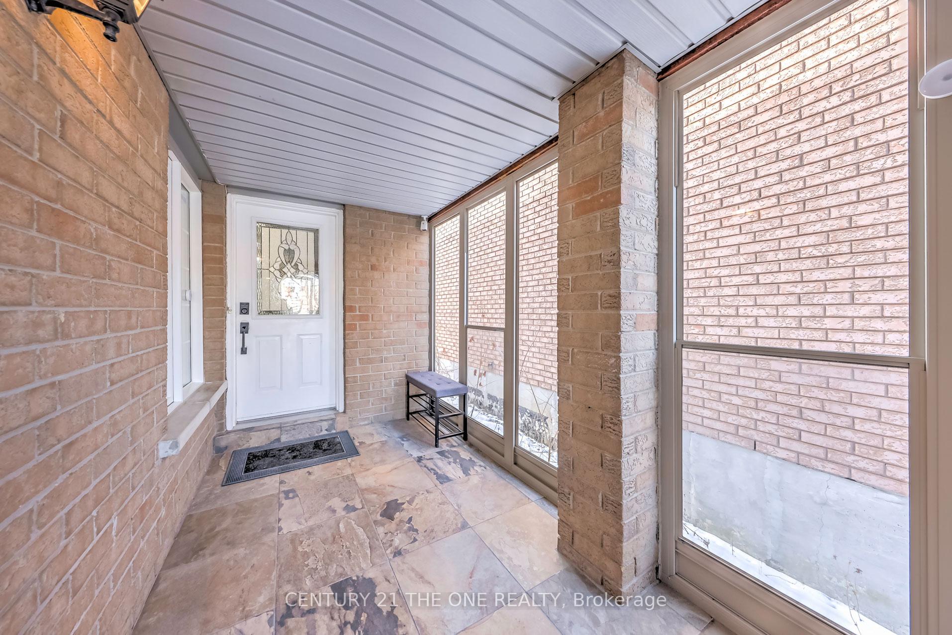Photo 6 of 21 Apollo Road, Markham, Middlefield — HOMEH