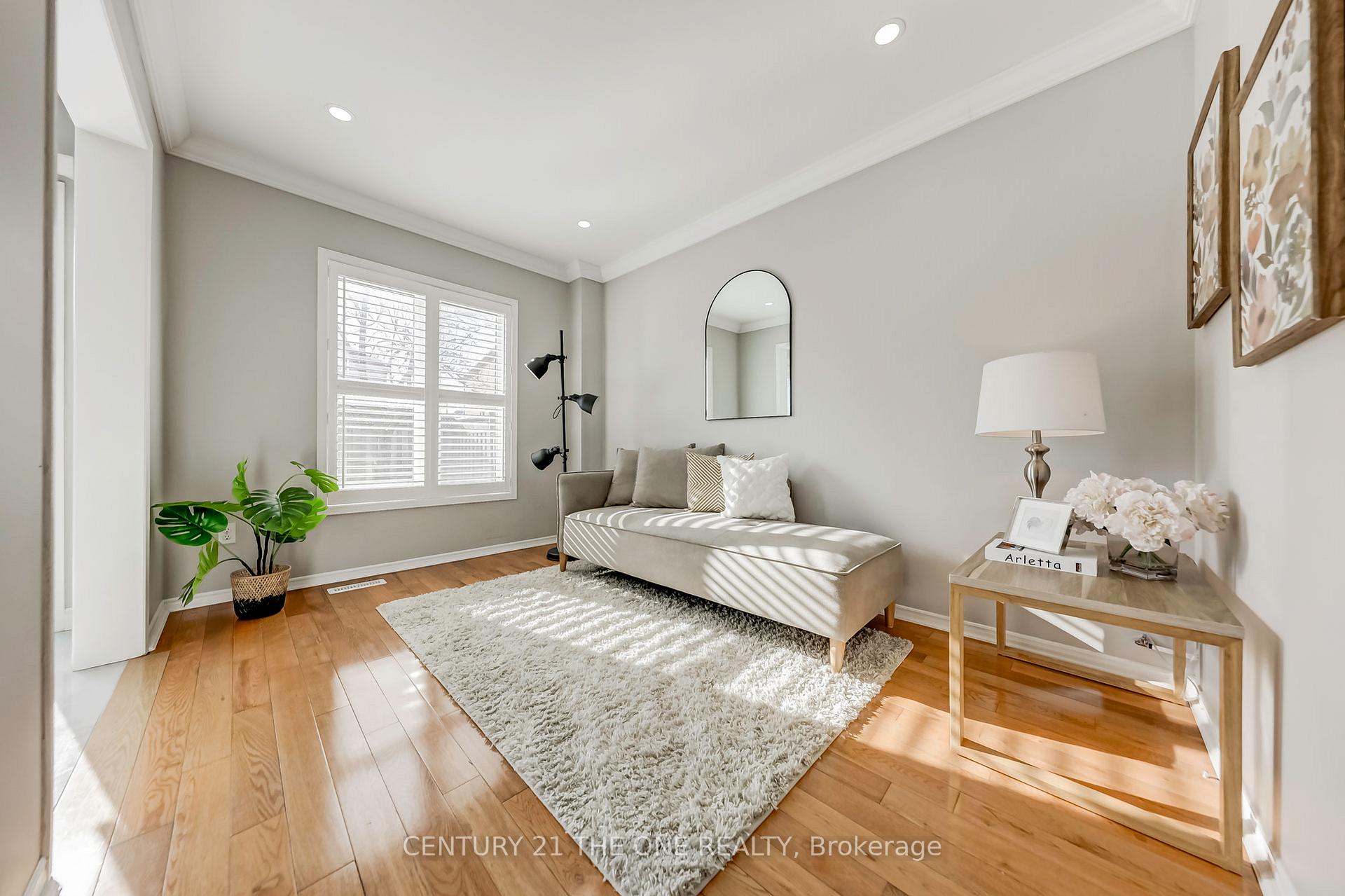 Photo 5 of 21 Apollo Road, Markham, Middlefield — HOMEH
