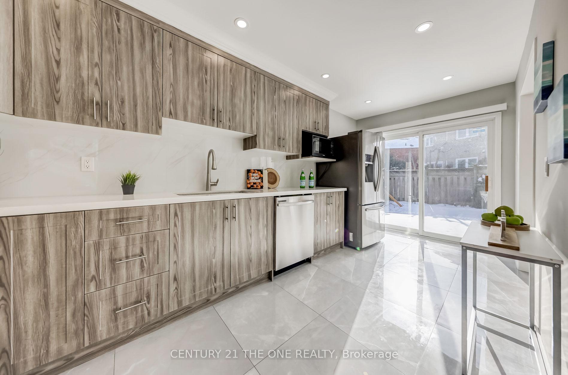 Photo 10 of 21 Apollo Road, Markham, Middlefield — HOMEH