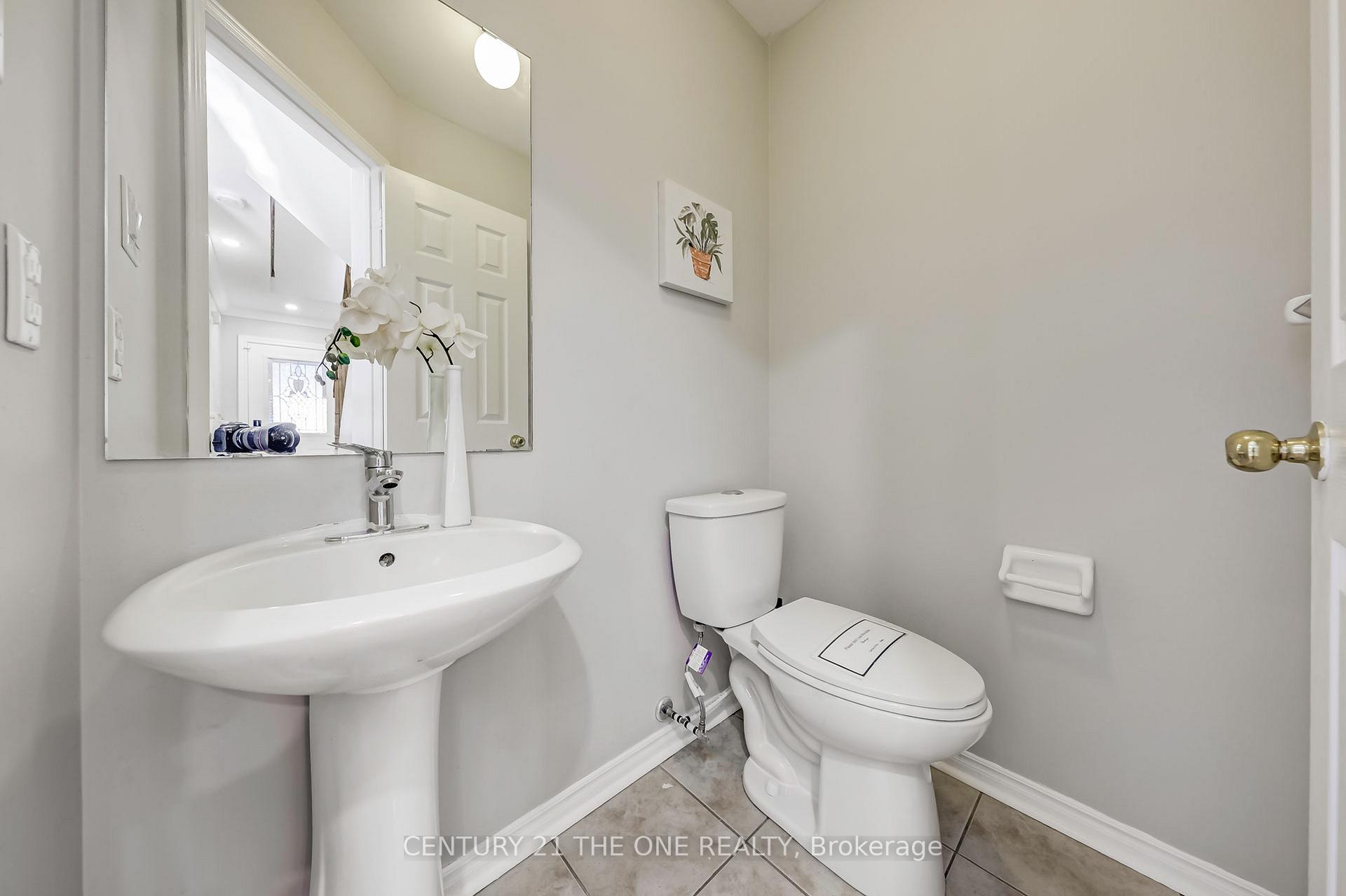 Photo 8 of 21 Apollo Road, Markham, Middlefield — HOMEH
