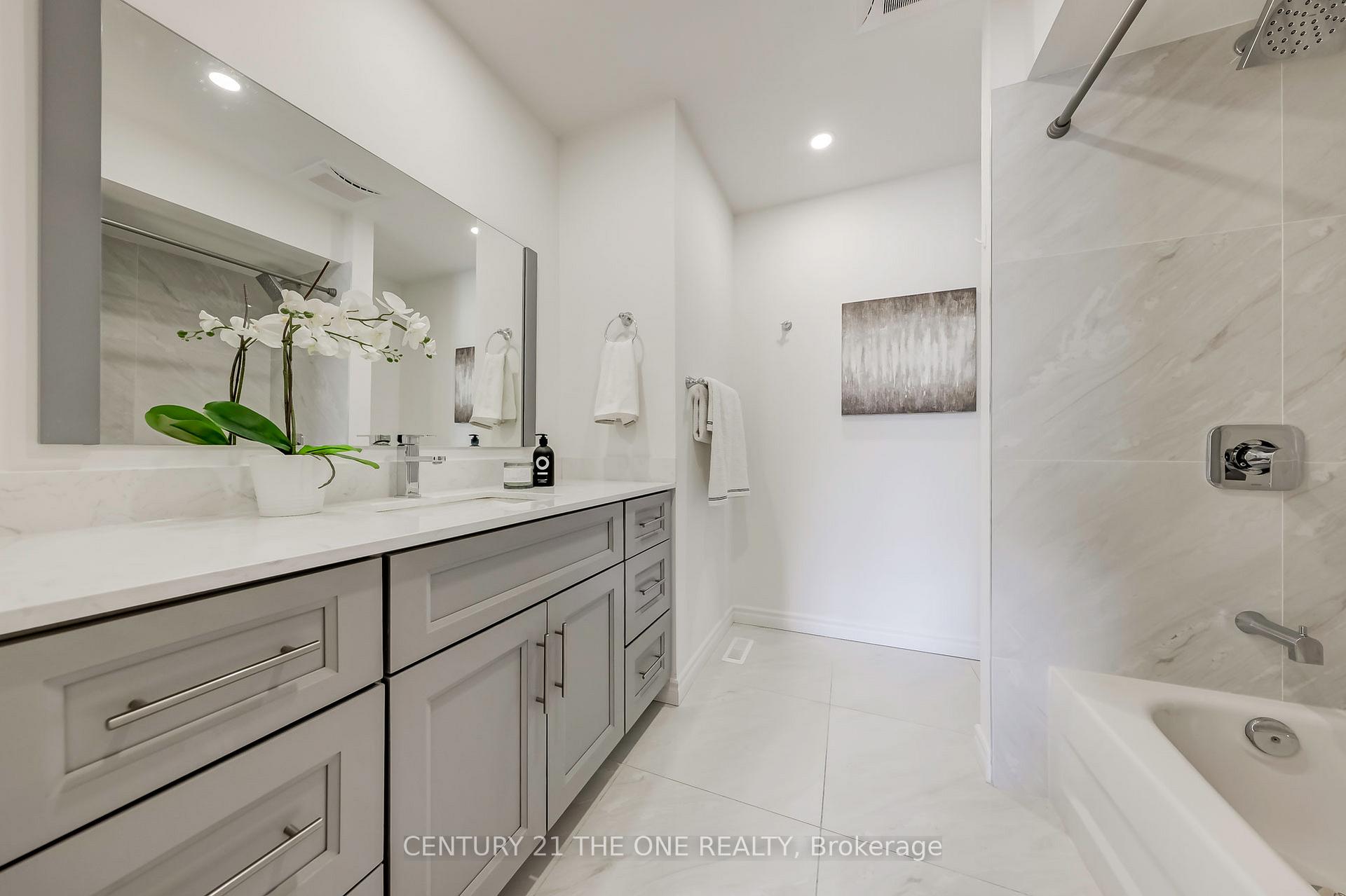 Photo 20 of 21 Apollo Road, Markham, Middlefield — HOMEH