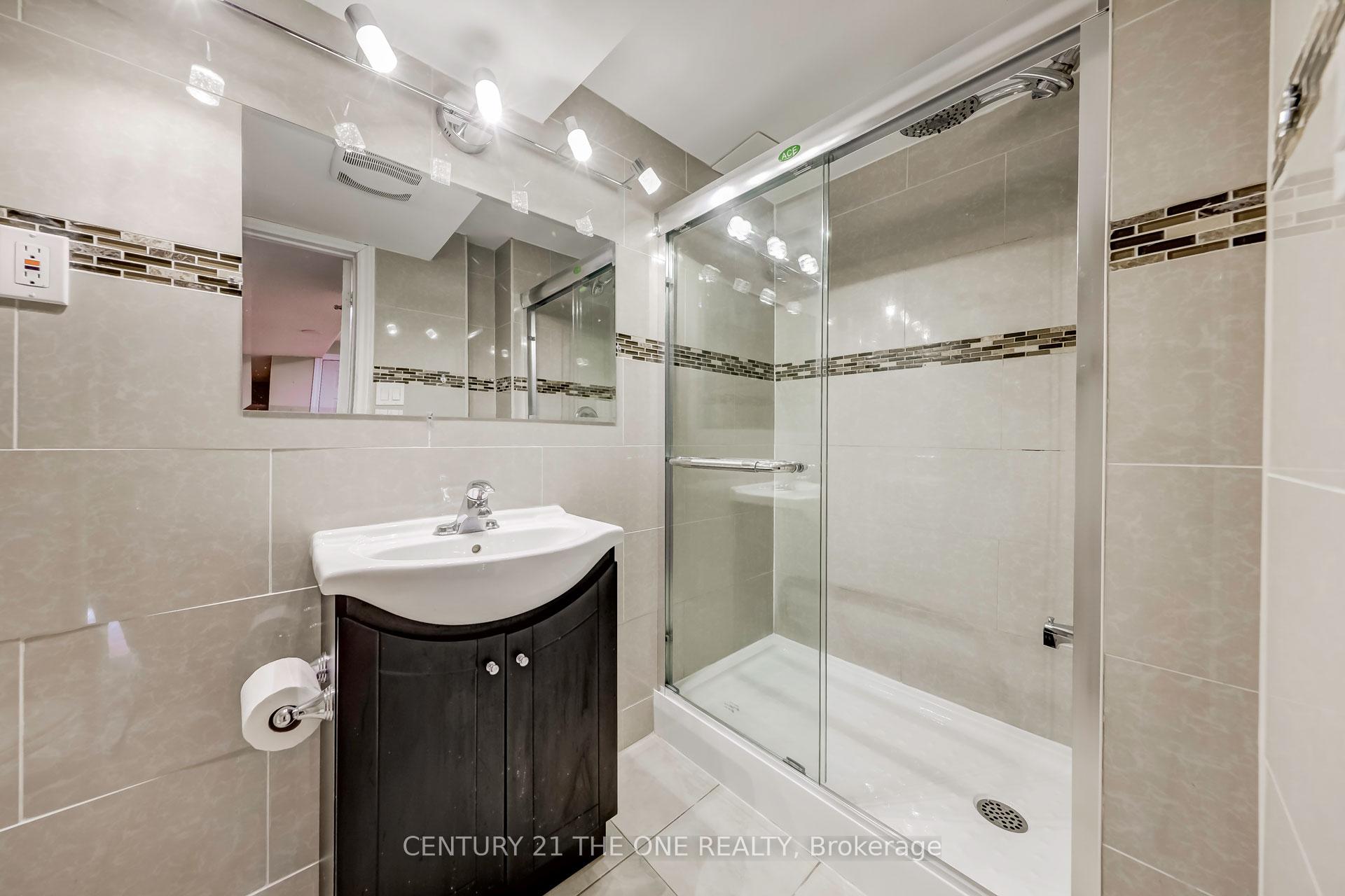 Photo 17 of 21 Apollo Road, Markham, Middlefield — HOMEH