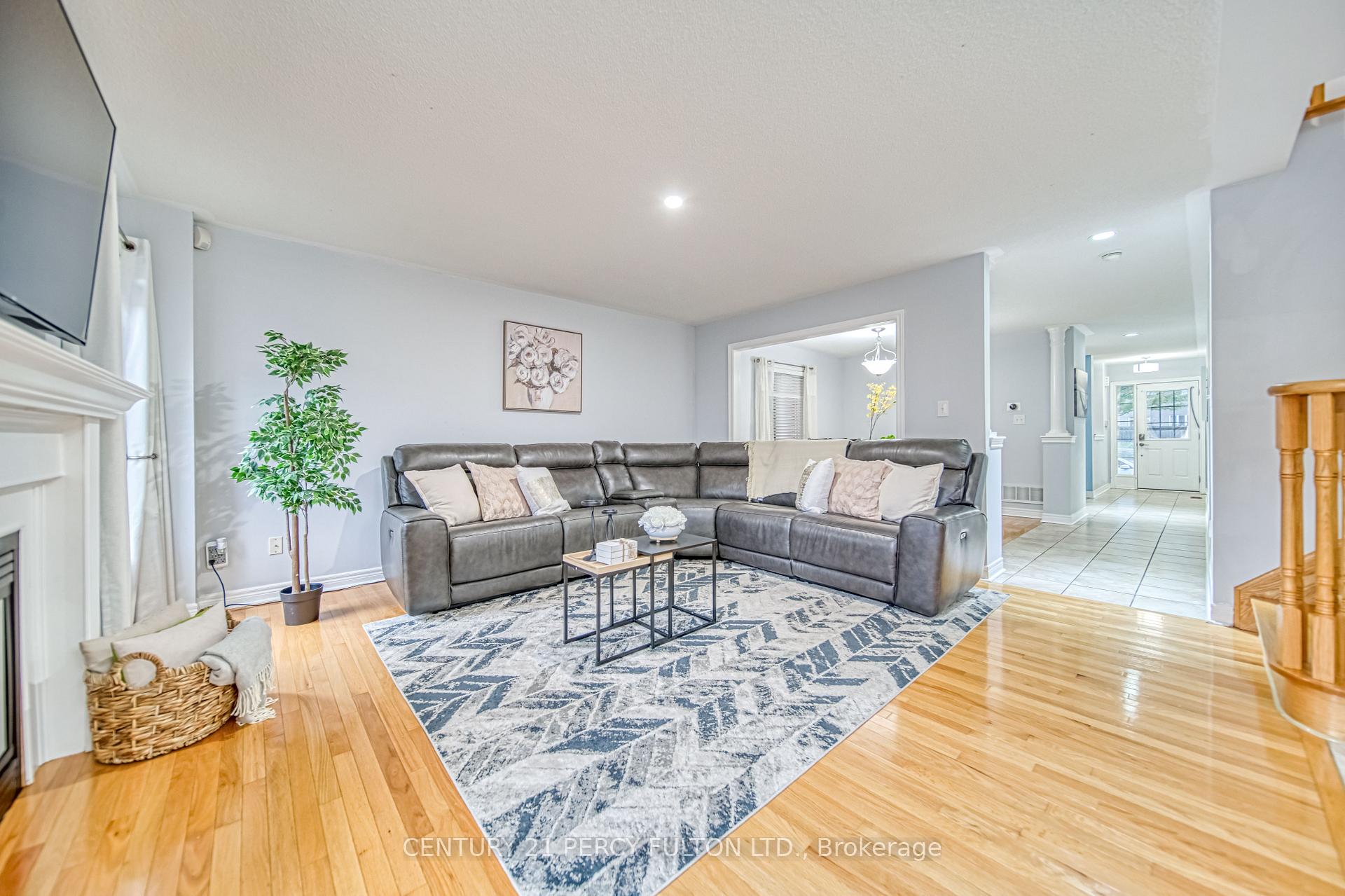 Photo 10 of 11 Gillett Drive, Ajax, Northeast Ajax — HOMEH