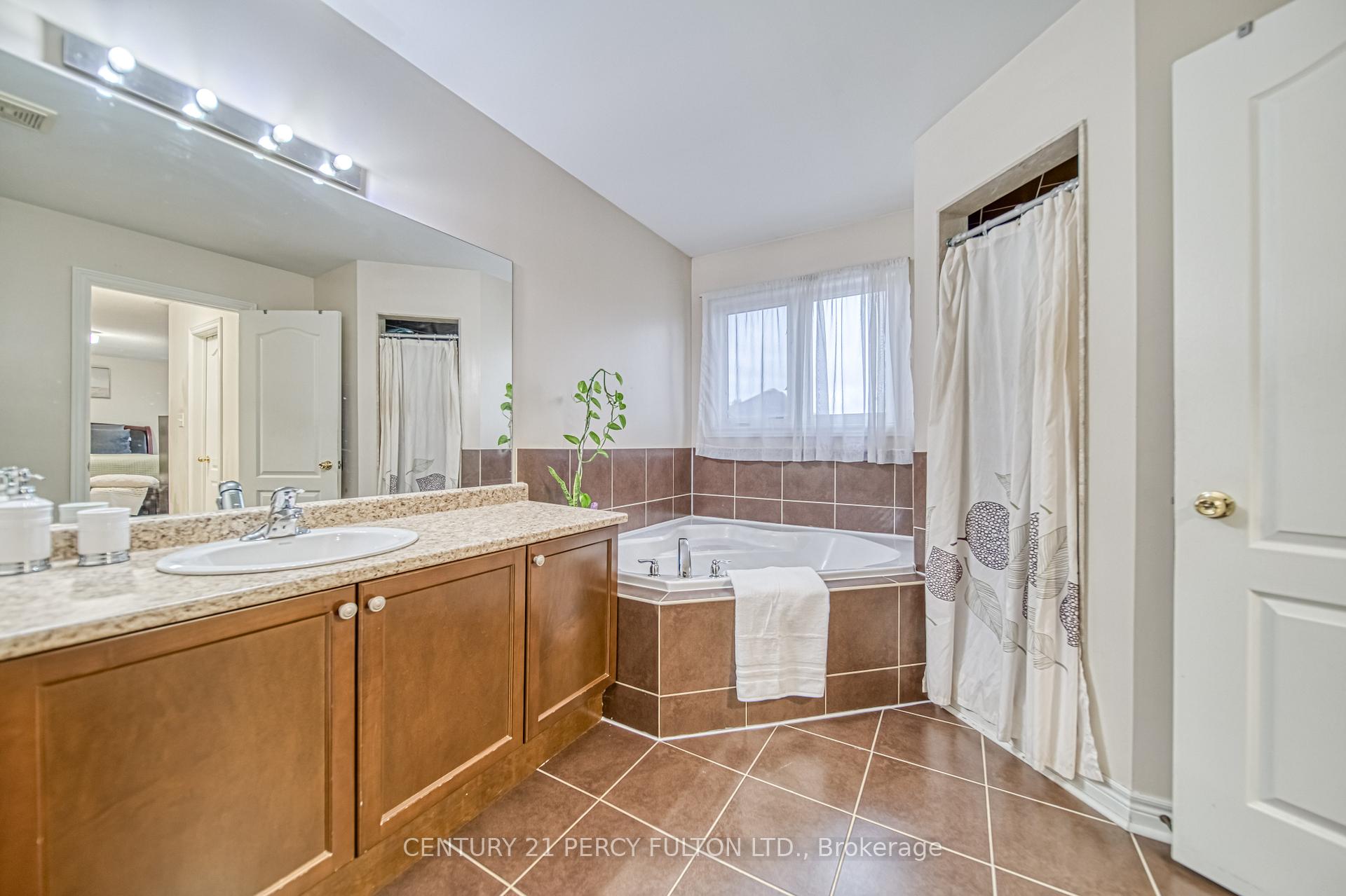 Photo 26 of 11 Gillett Drive, Ajax, Northeast Ajax — HOMEH