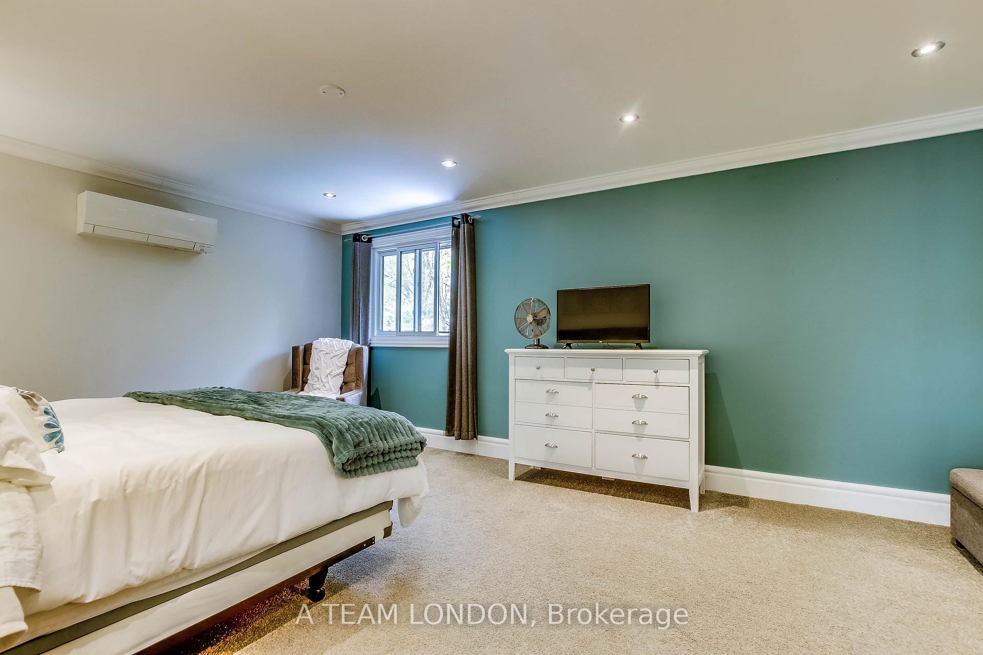 Photo 22 of 79 Yardley Wood Road, London, North F — HOMEH