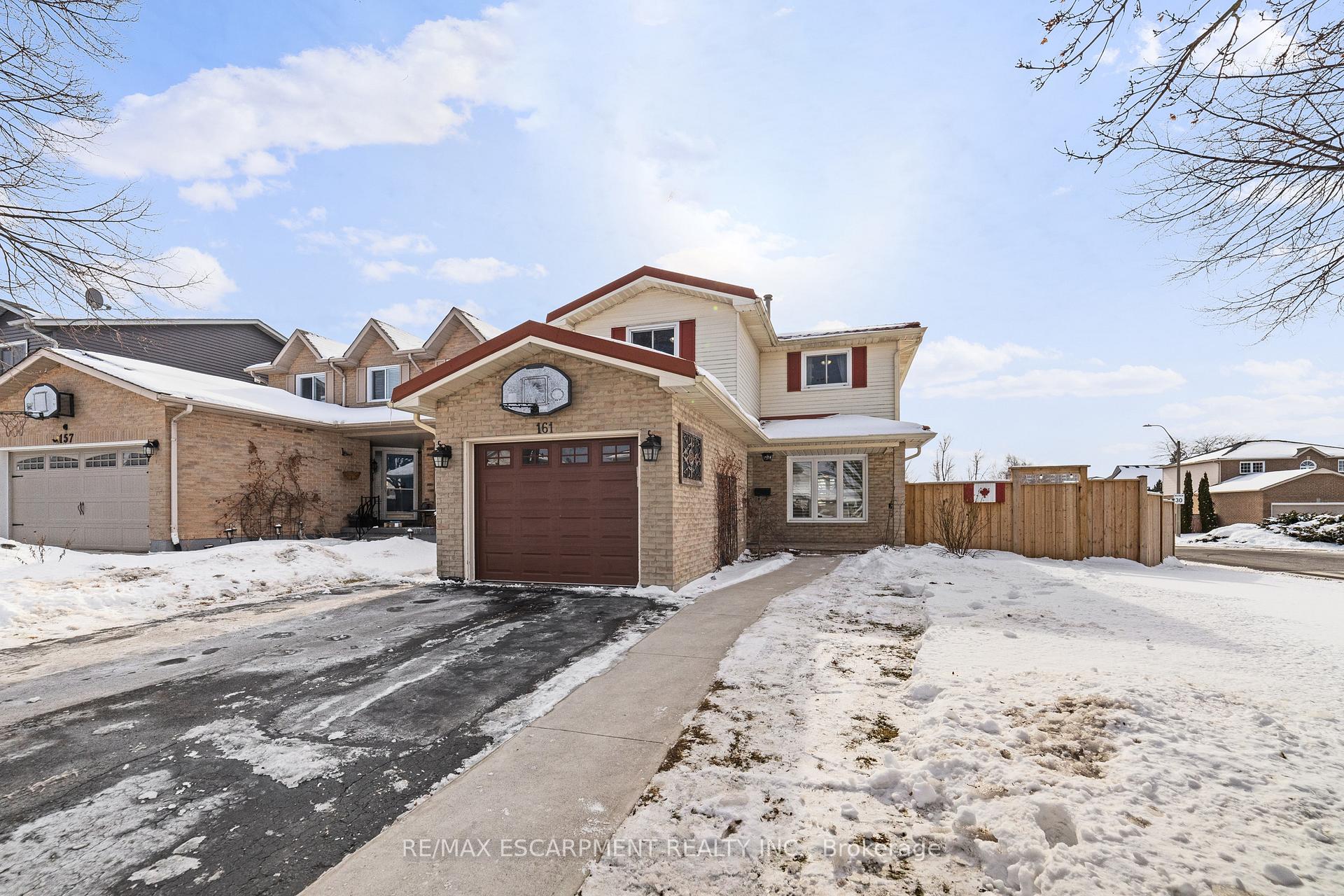 Photo 10 of 161 Twin Crescent, Hamilton, Butler — HOMEH