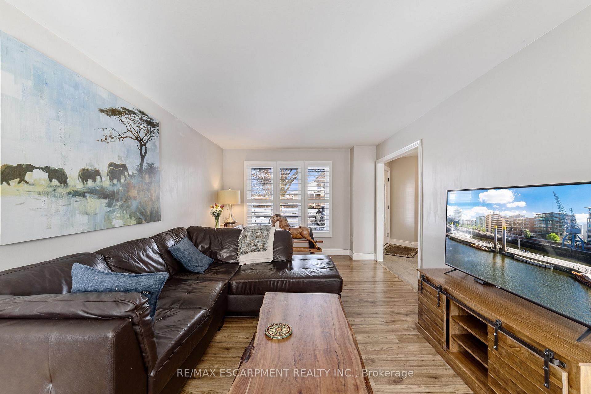 Photo 13 of 161 Twin Crescent, Hamilton, Butler — HOMEH