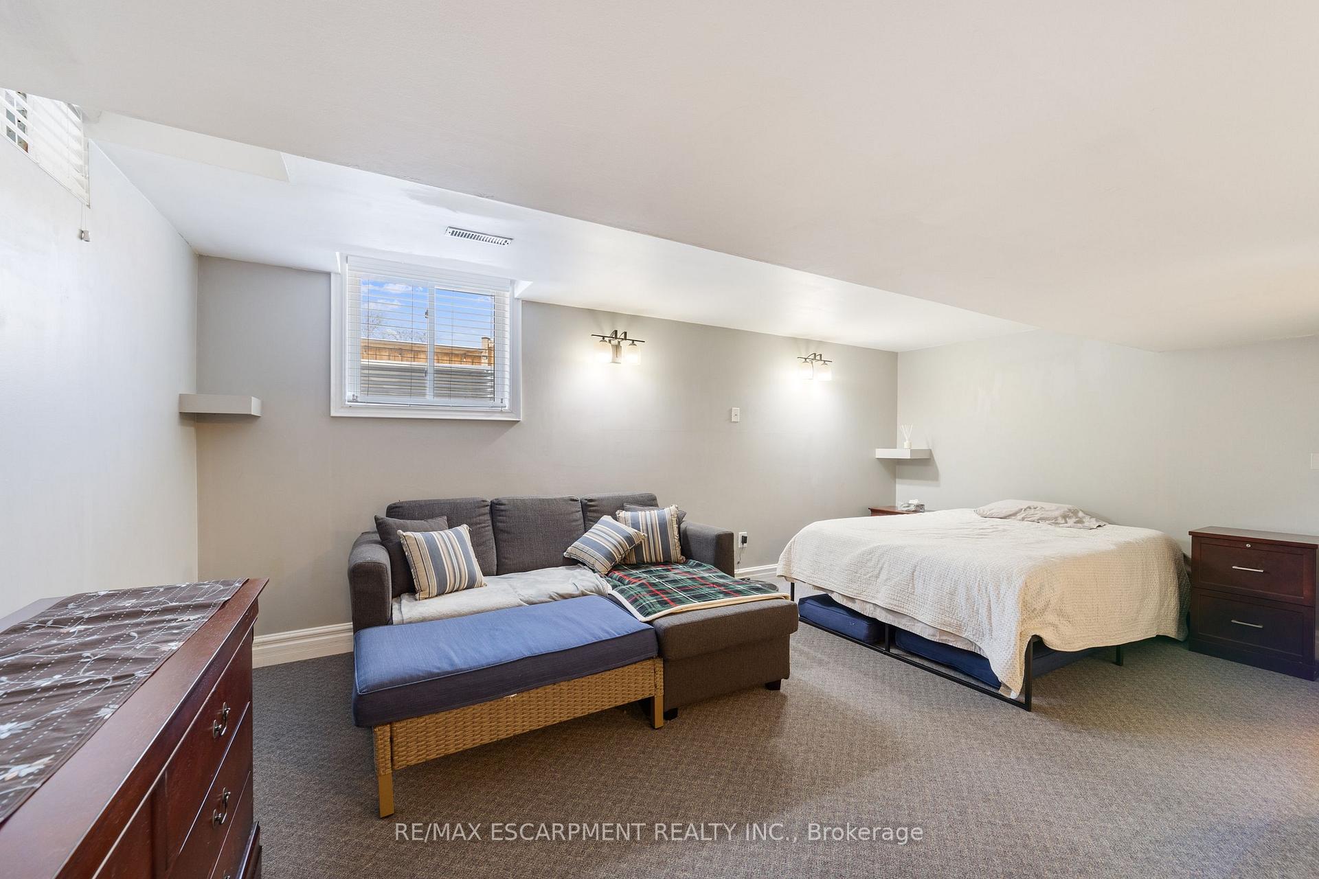 Photo 25 of 161 Twin Crescent, Hamilton, Butler — HOMEH
