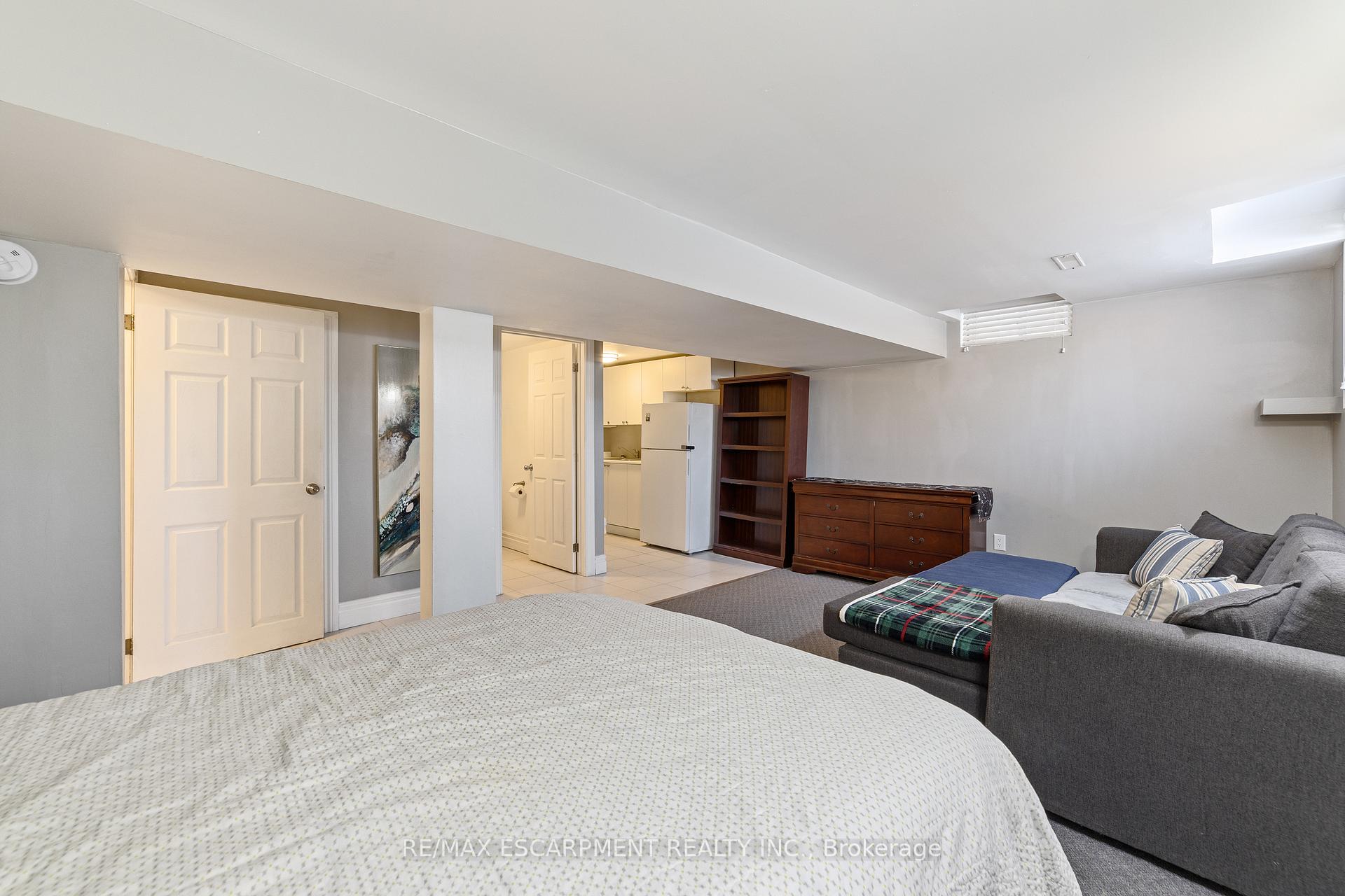 Photo 23 of 161 Twin Crescent, Hamilton, Butler — HOMEH
