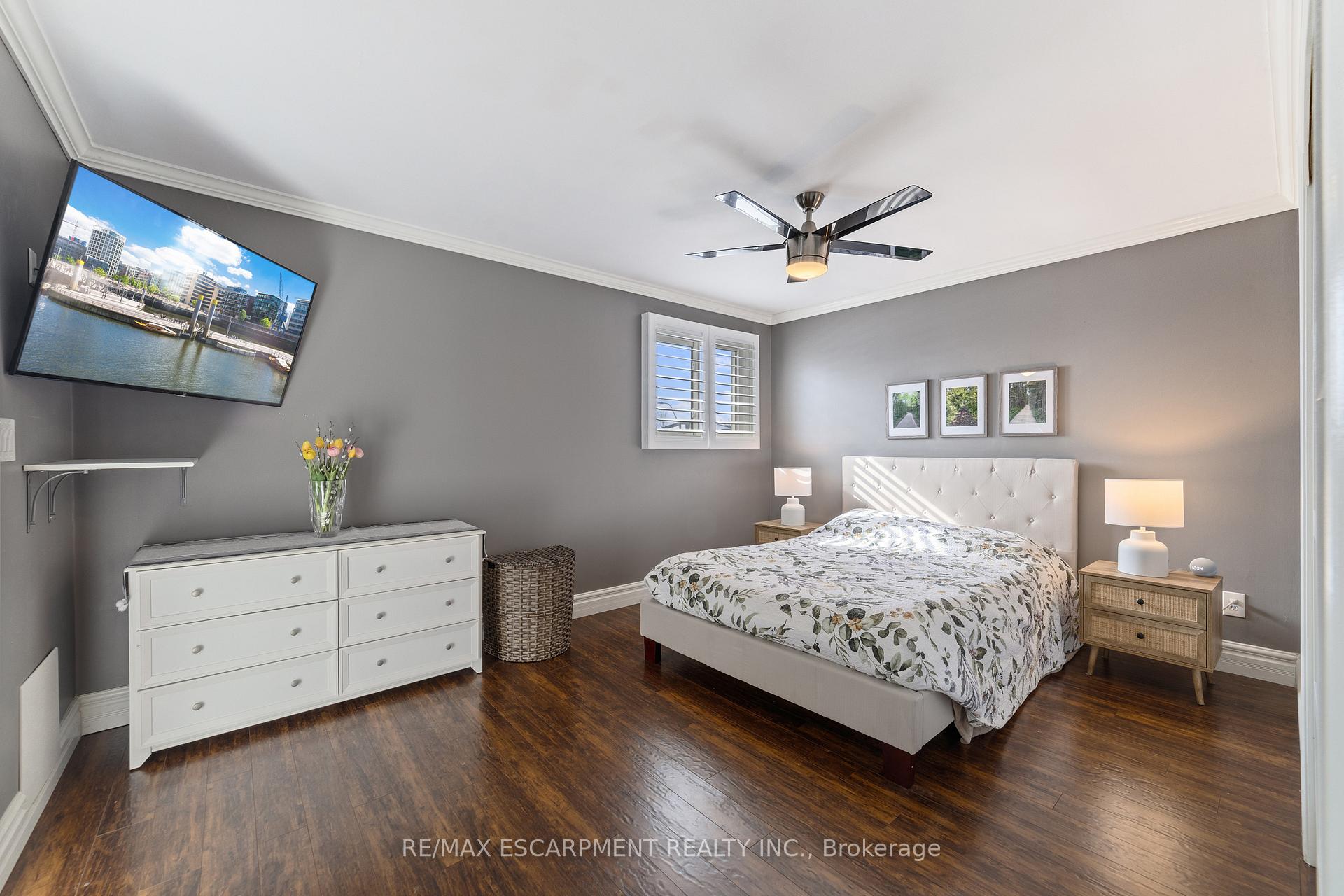 Photo 30 of 161 Twin Crescent, Hamilton, Butler — HOMEH