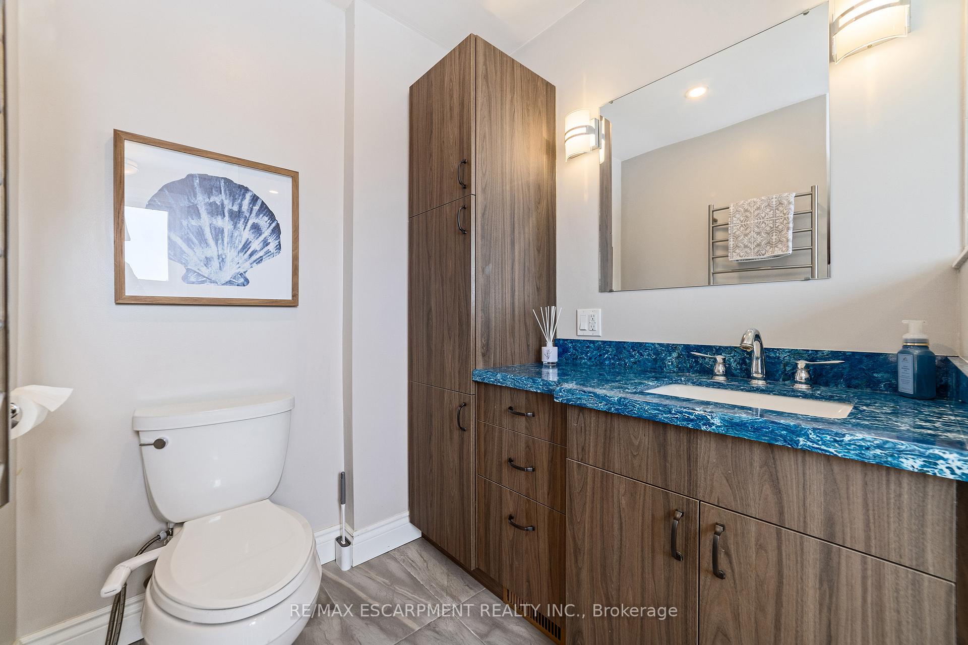 Photo 32 of 161 Twin Crescent, Hamilton, Butler — HOMEH