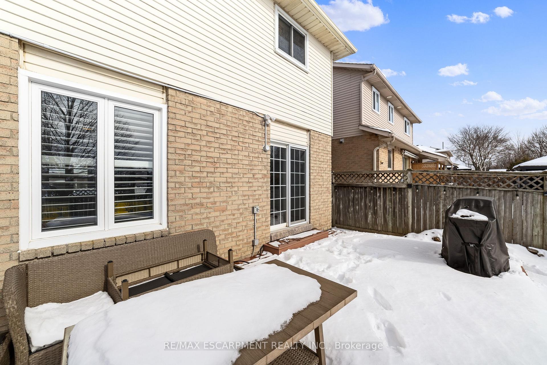 Photo 44 of 161 Twin Crescent, Hamilton, Butler — HOMEH