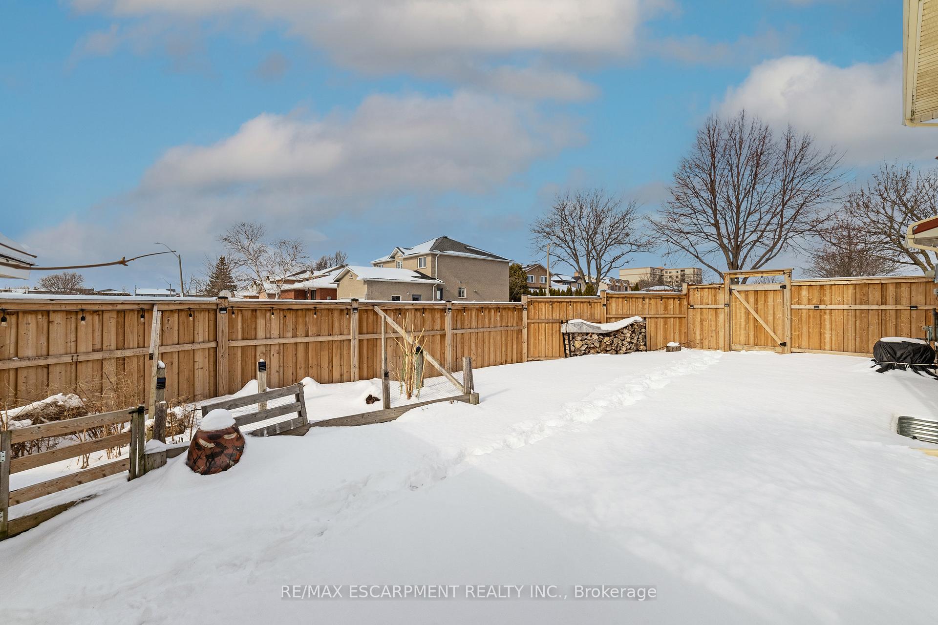 Photo 43 of 161 Twin Crescent, Hamilton, Butler — HOMEH