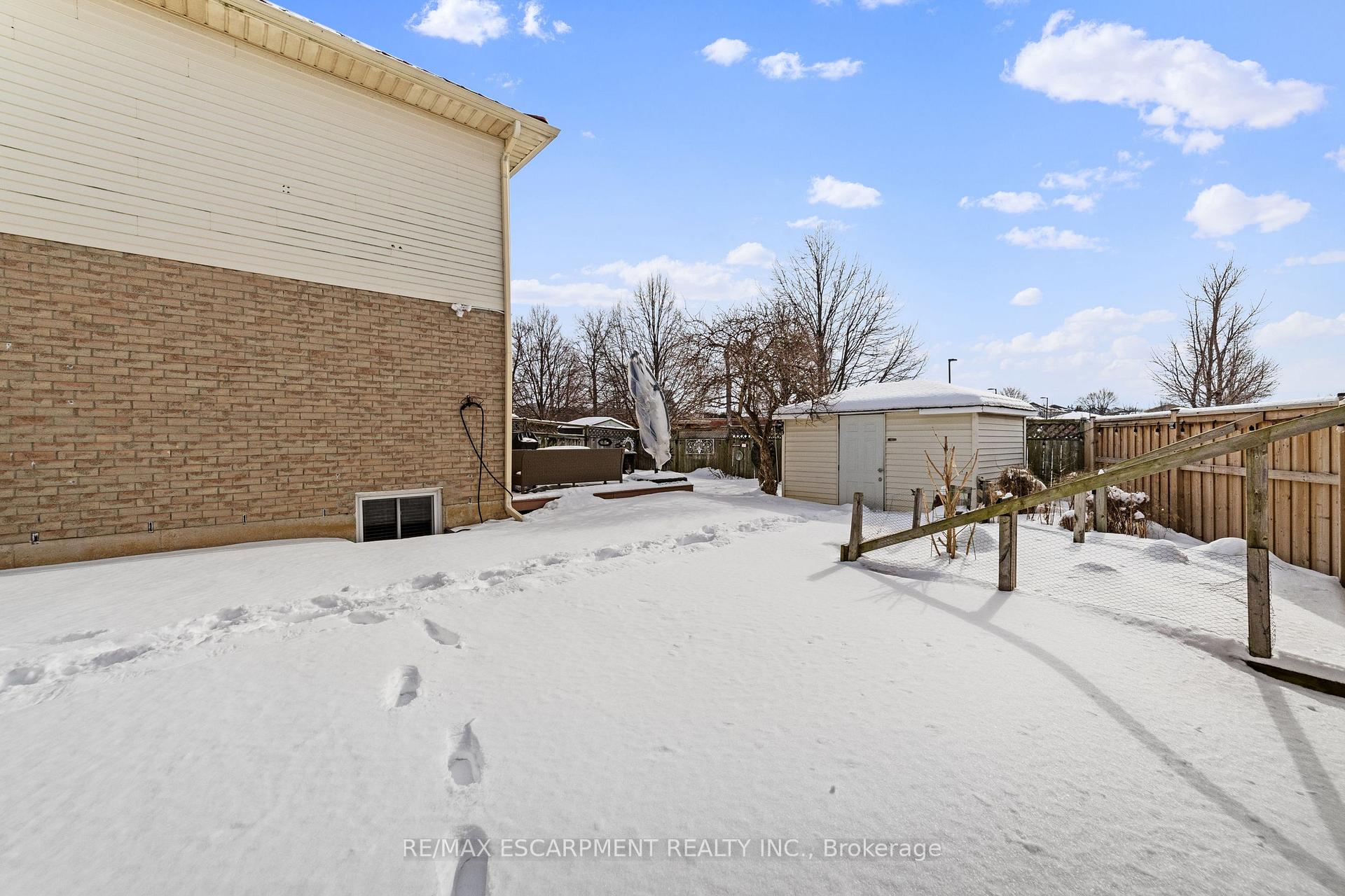 Photo 48 of 161 Twin Crescent, Hamilton, Butler — HOMEH