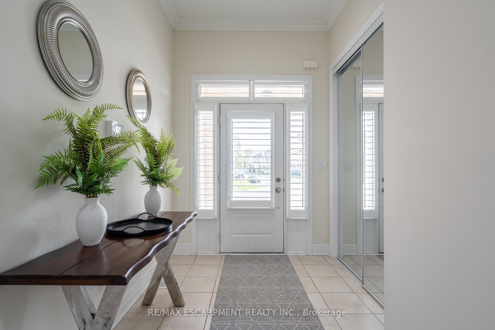 Photo 8 of 31 Forest Ridge Avenue, Hamilton, Waterdown — HOMEH