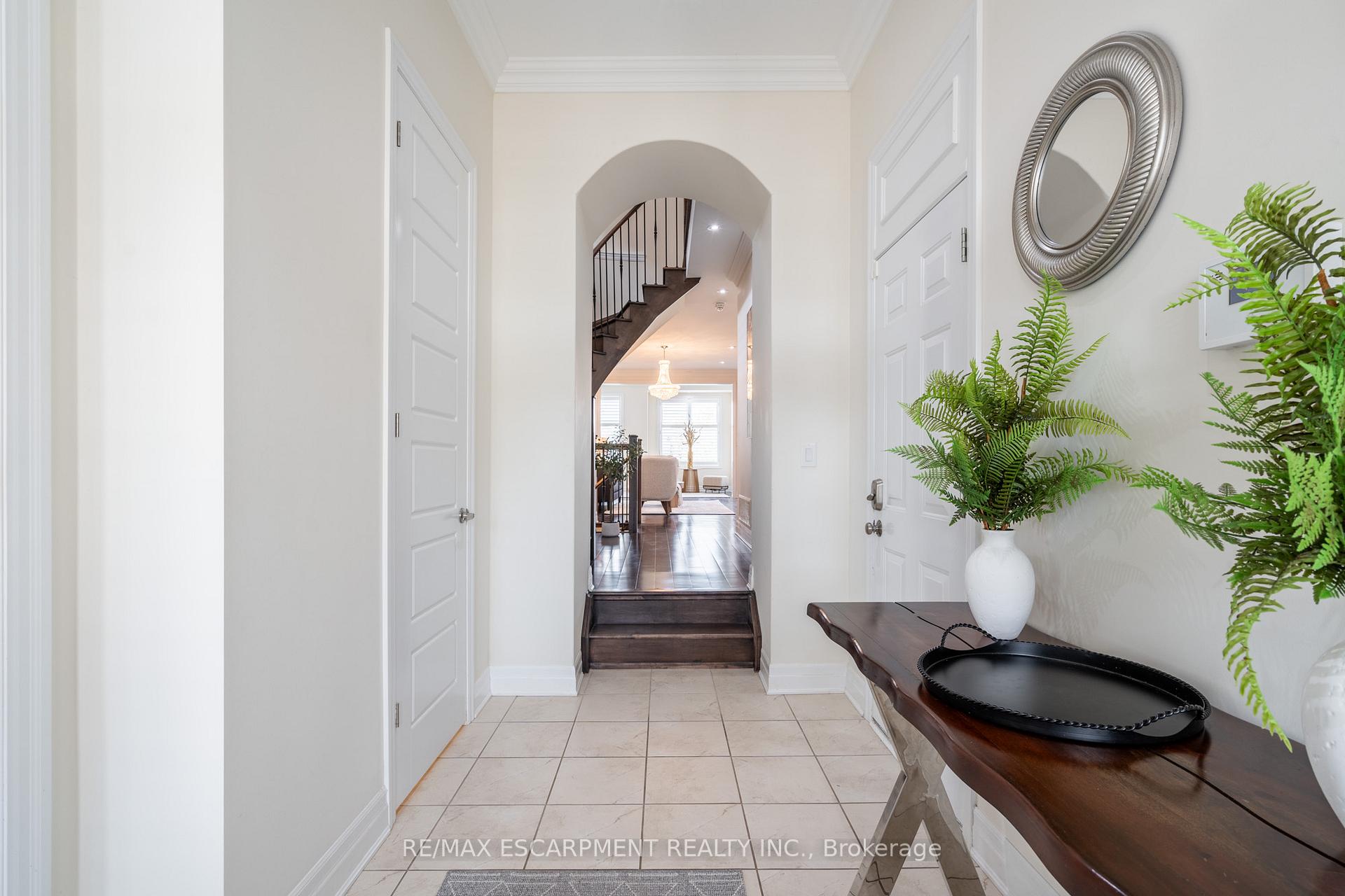 Photo 7 of 31 Forest Ridge Avenue, Hamilton, Waterdown — HOMEH