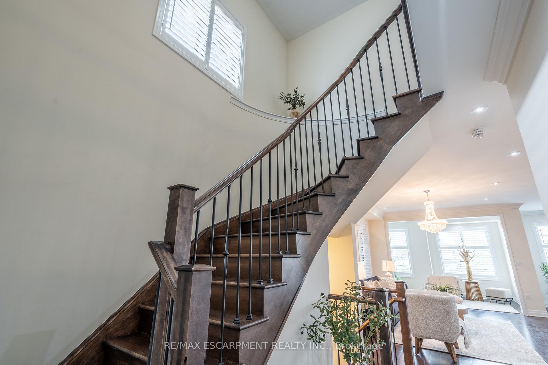 Photo 15 of 31 Forest Ridge Avenue, Hamilton, Waterdown — HOMEH