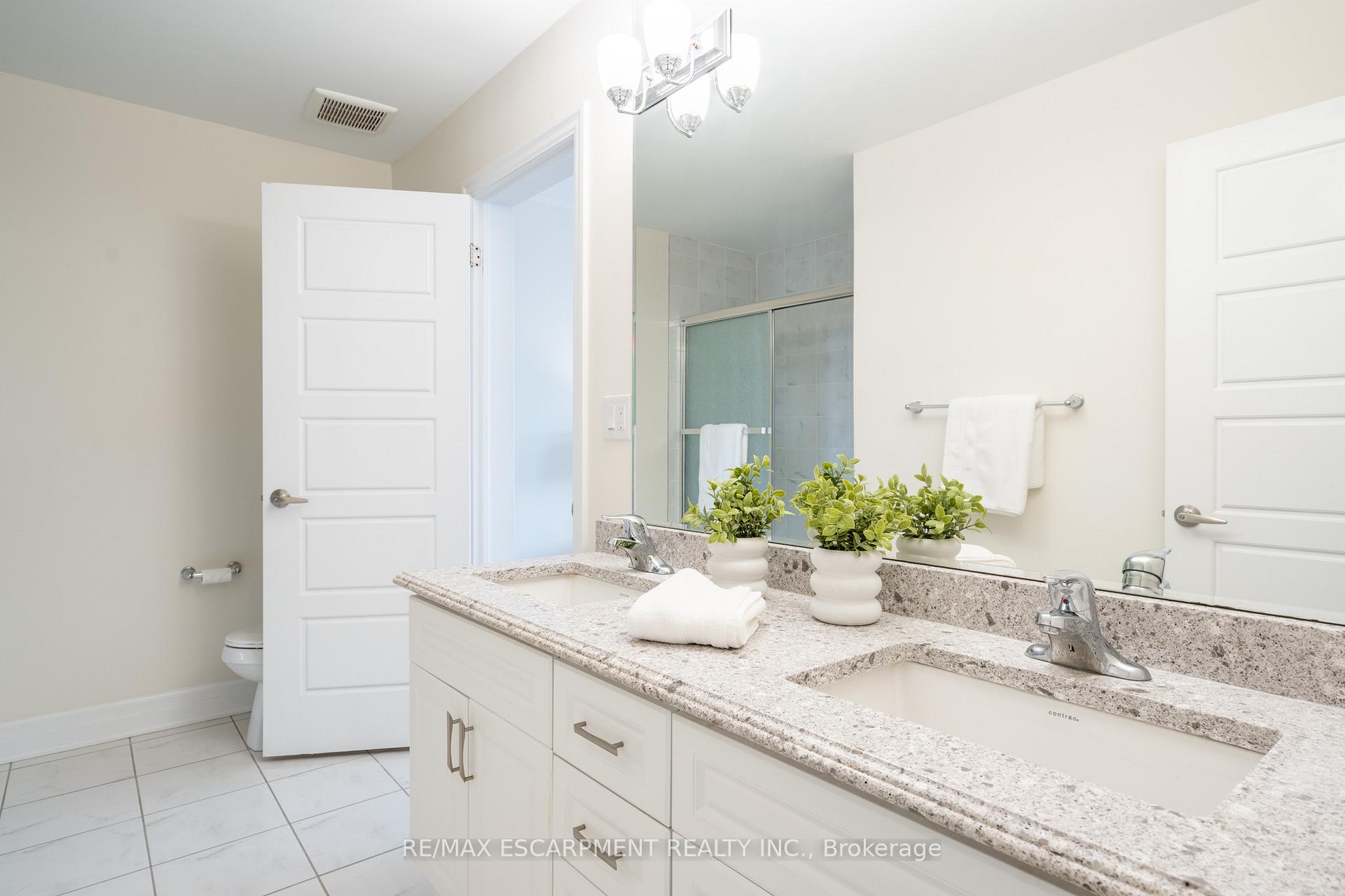 Photo 27 of 31 Forest Ridge Avenue, Hamilton, Waterdown — HOMEH