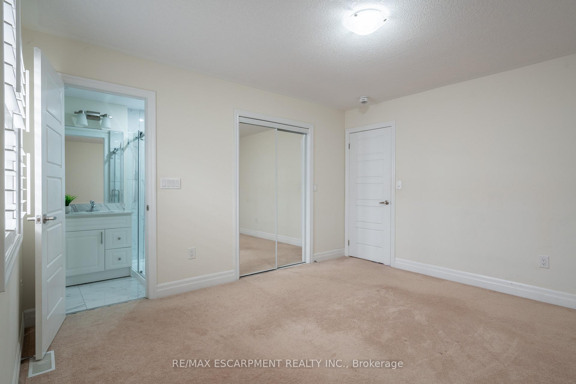 Photo 19 of 31 Forest Ridge Avenue, Hamilton, Waterdown — HOMEH