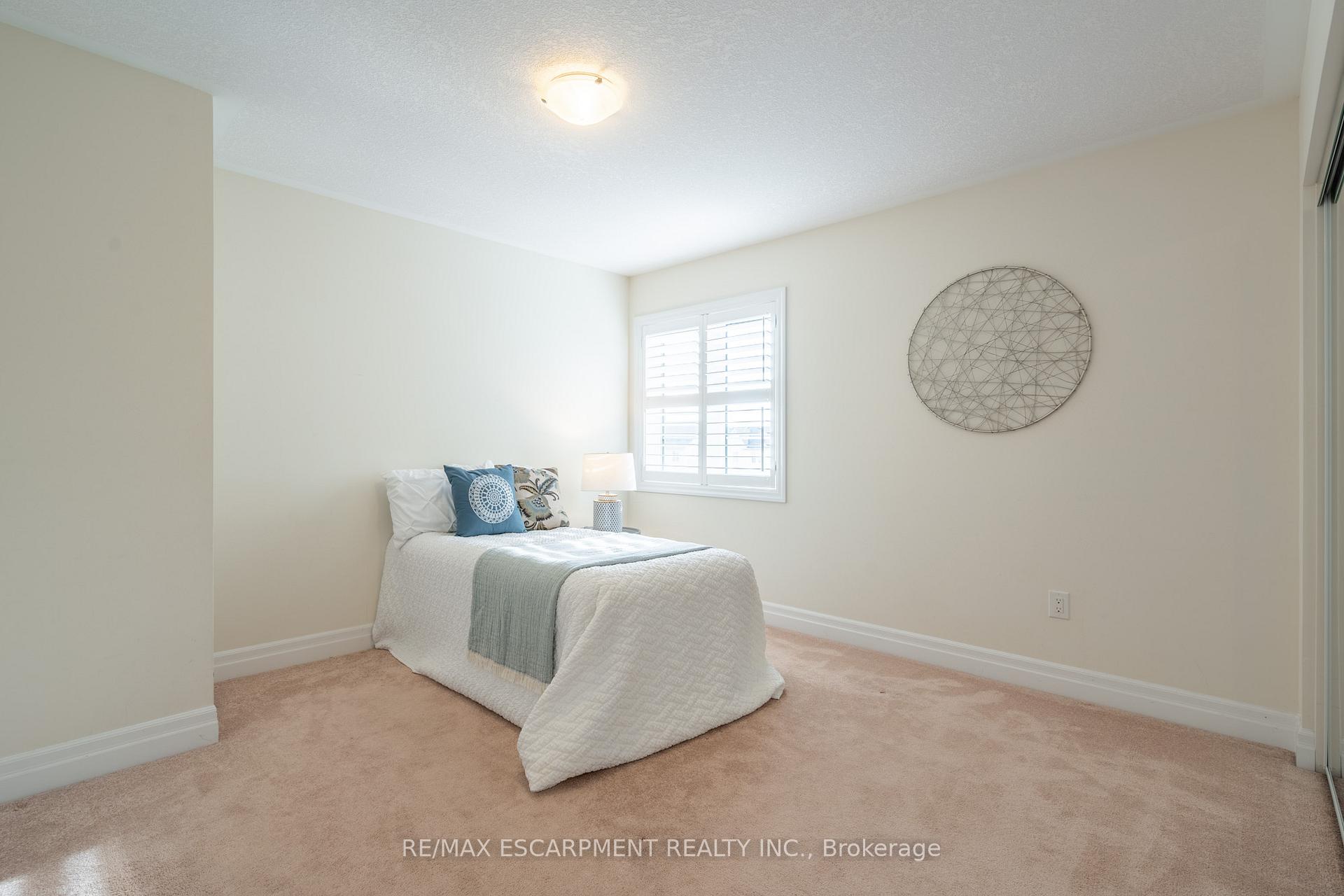 Photo 17 of 31 Forest Ridge Avenue, Hamilton, Waterdown — HOMEH