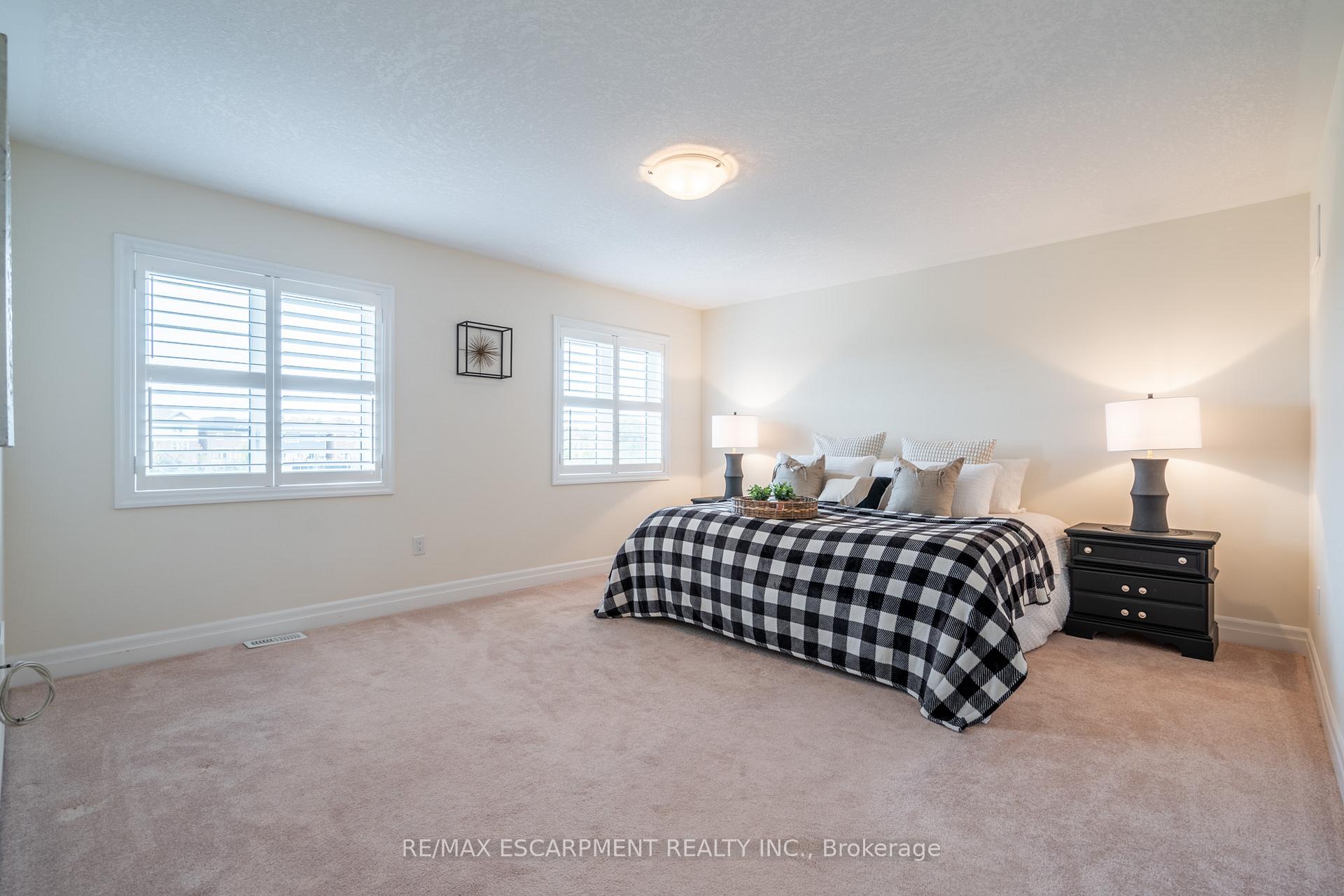 Photo 21 of 31 Forest Ridge Avenue, Hamilton, Waterdown — HOMEH