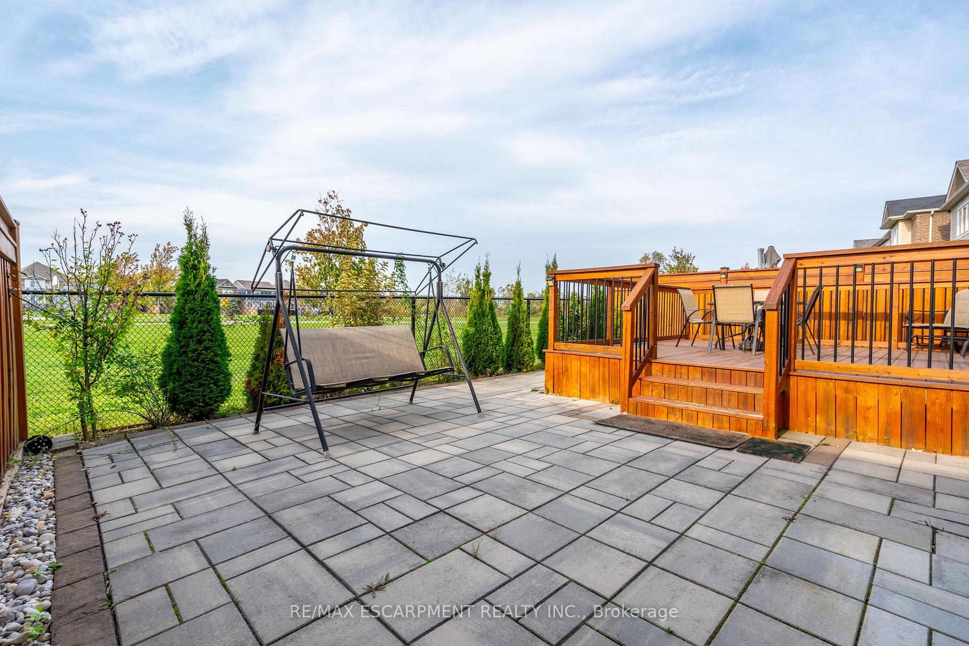 Photo 32 of 31 Forest Ridge Avenue, Hamilton, Waterdown — HOMEH