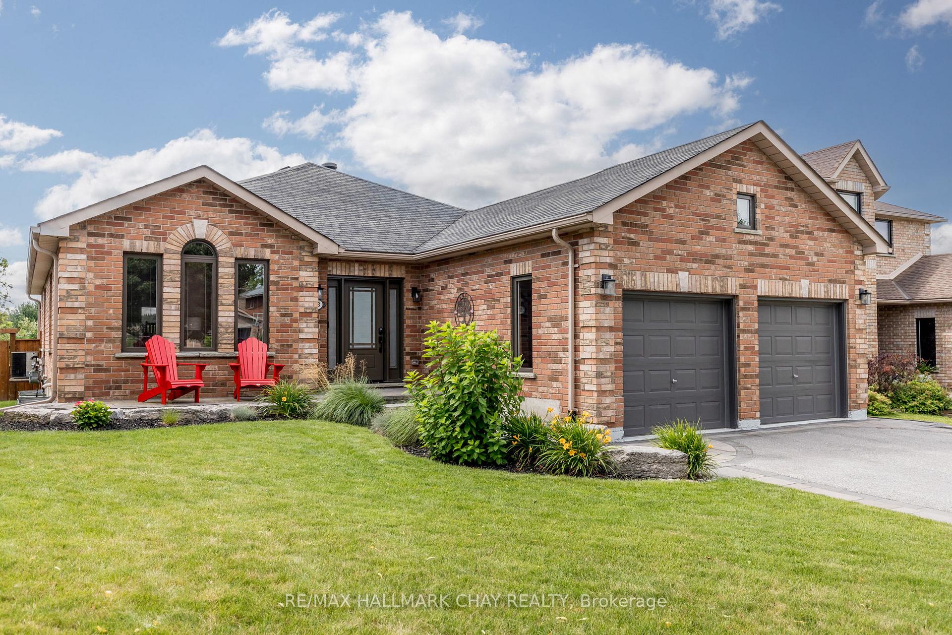 Photo 1 of 53 Logan Court, Barrie, Holly — HOMEH