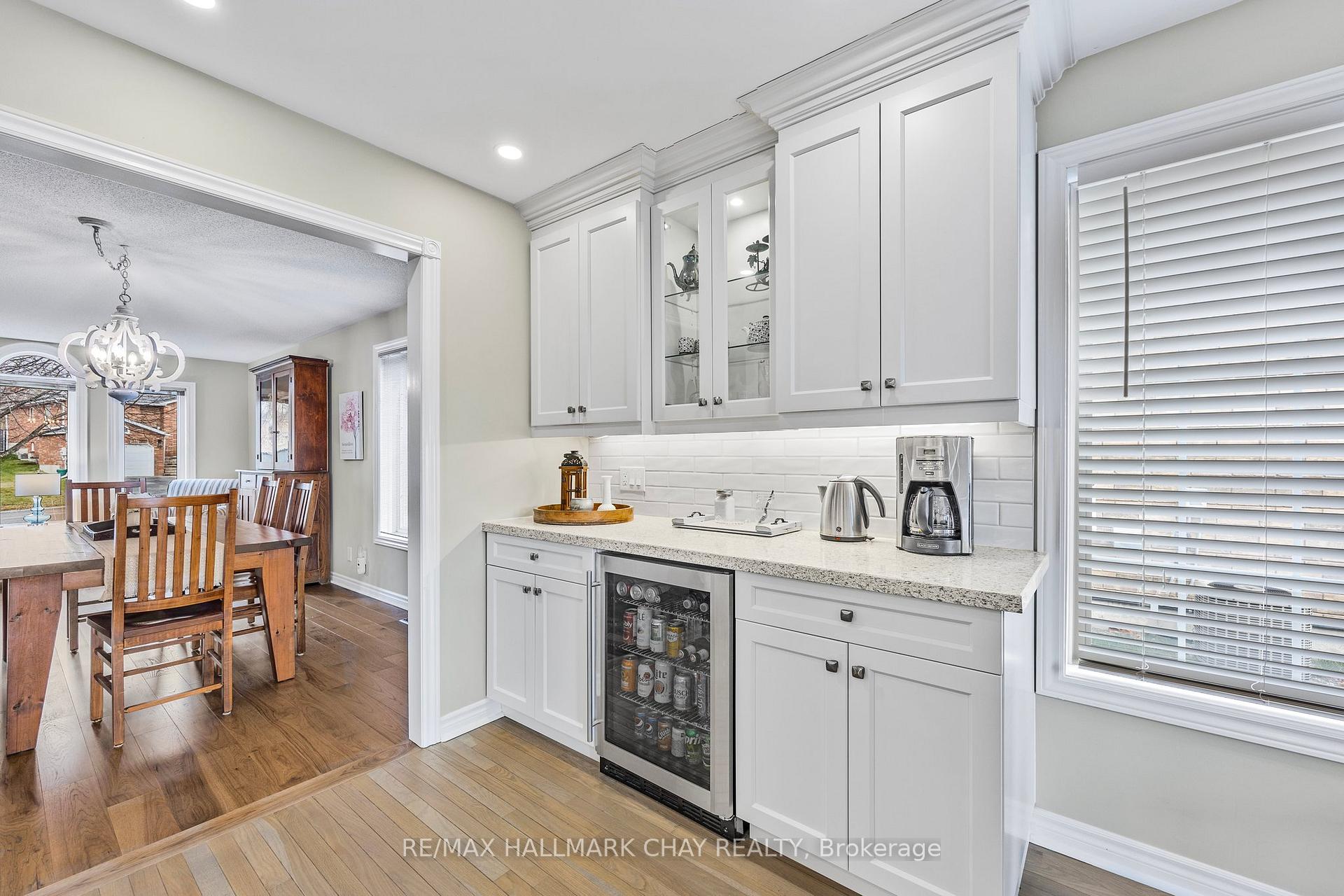 Photo 5 of 53 Logan Court, Barrie, Holly — HOMEH