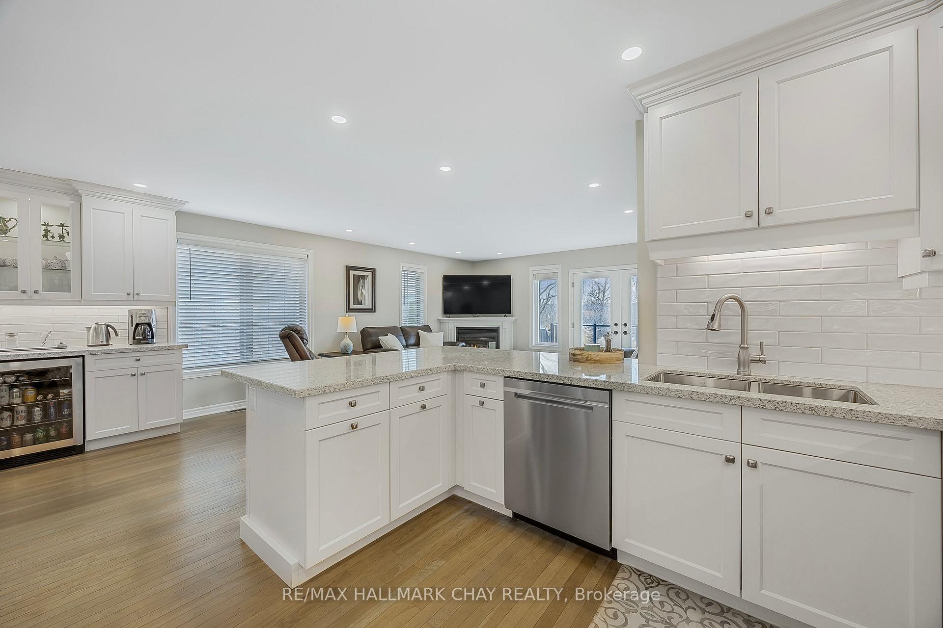 Photo 8 of 53 Logan Court, Barrie, Holly — HOMEH
