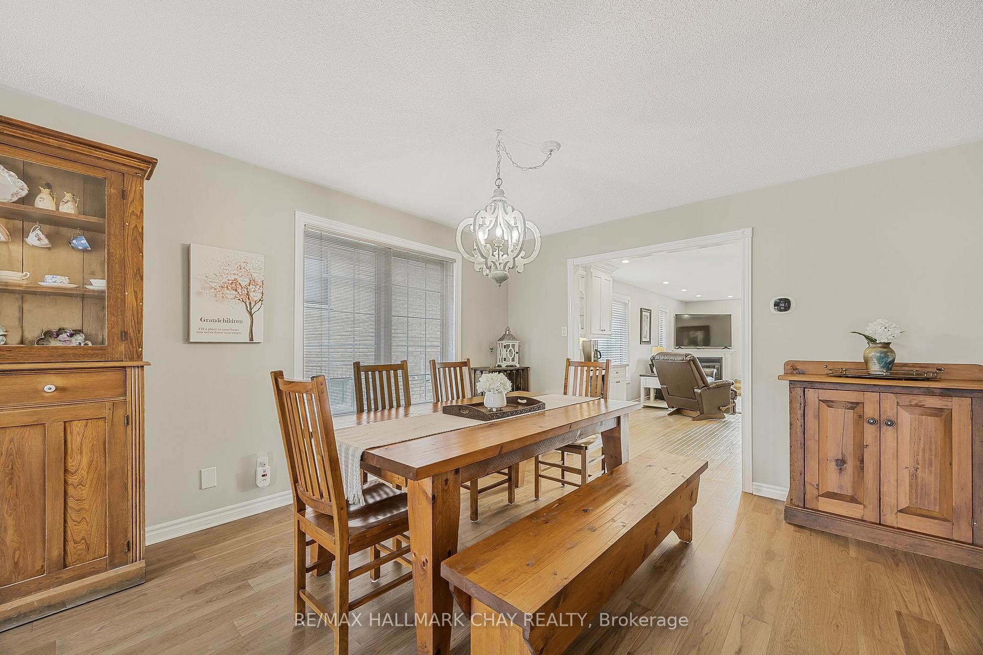 Photo 9 of 53 Logan Court, Barrie, Holly — HOMEH