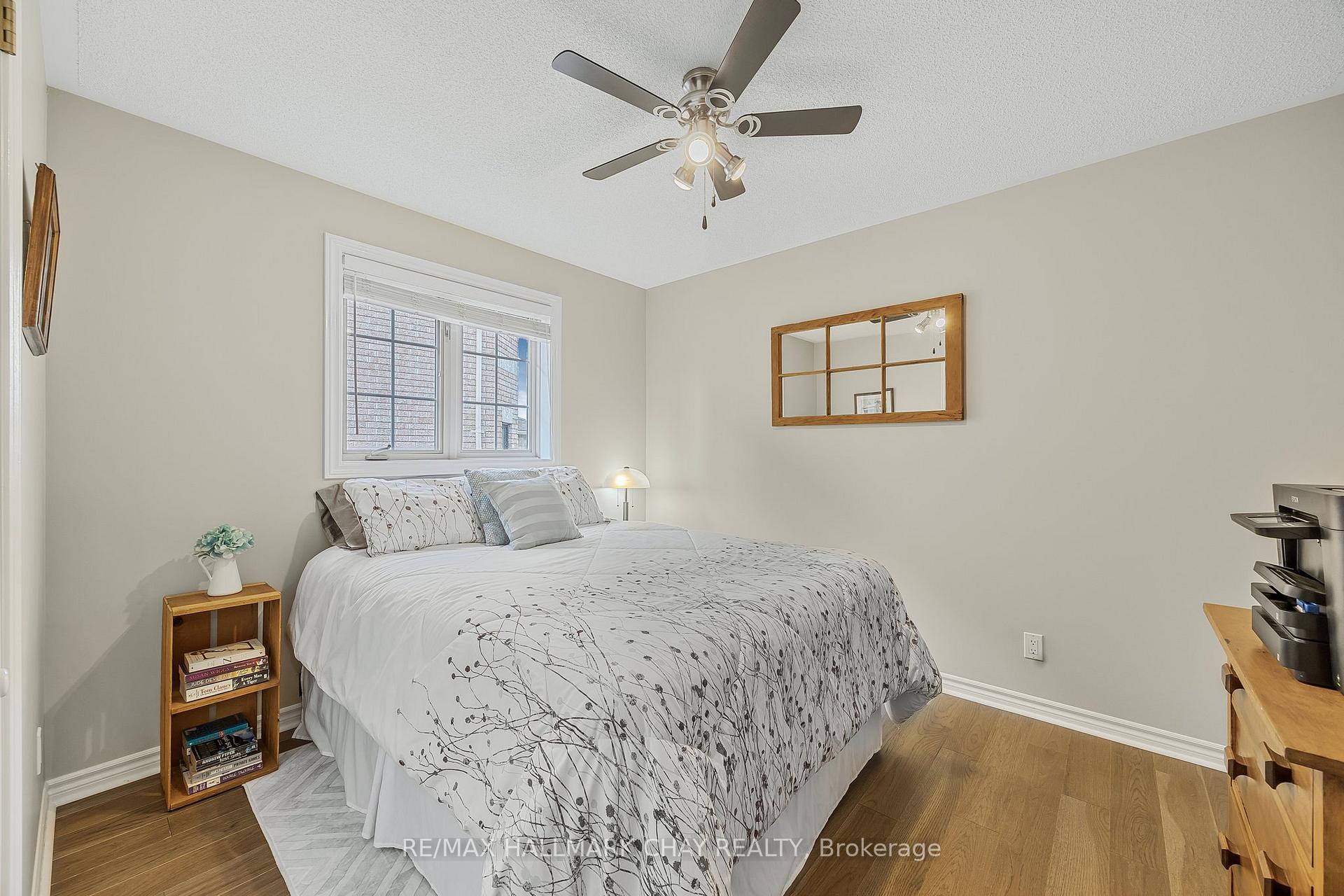 Photo 24 of 53 Logan Court, Barrie, Holly — HOMEH