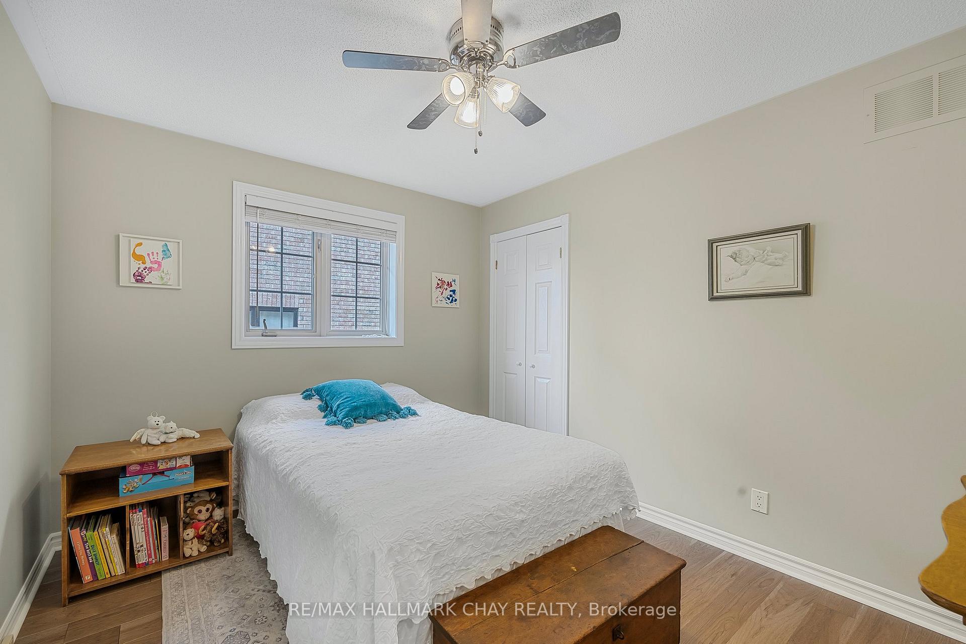 Photo 16 of 53 Logan Court, Barrie, Holly — HOMEH