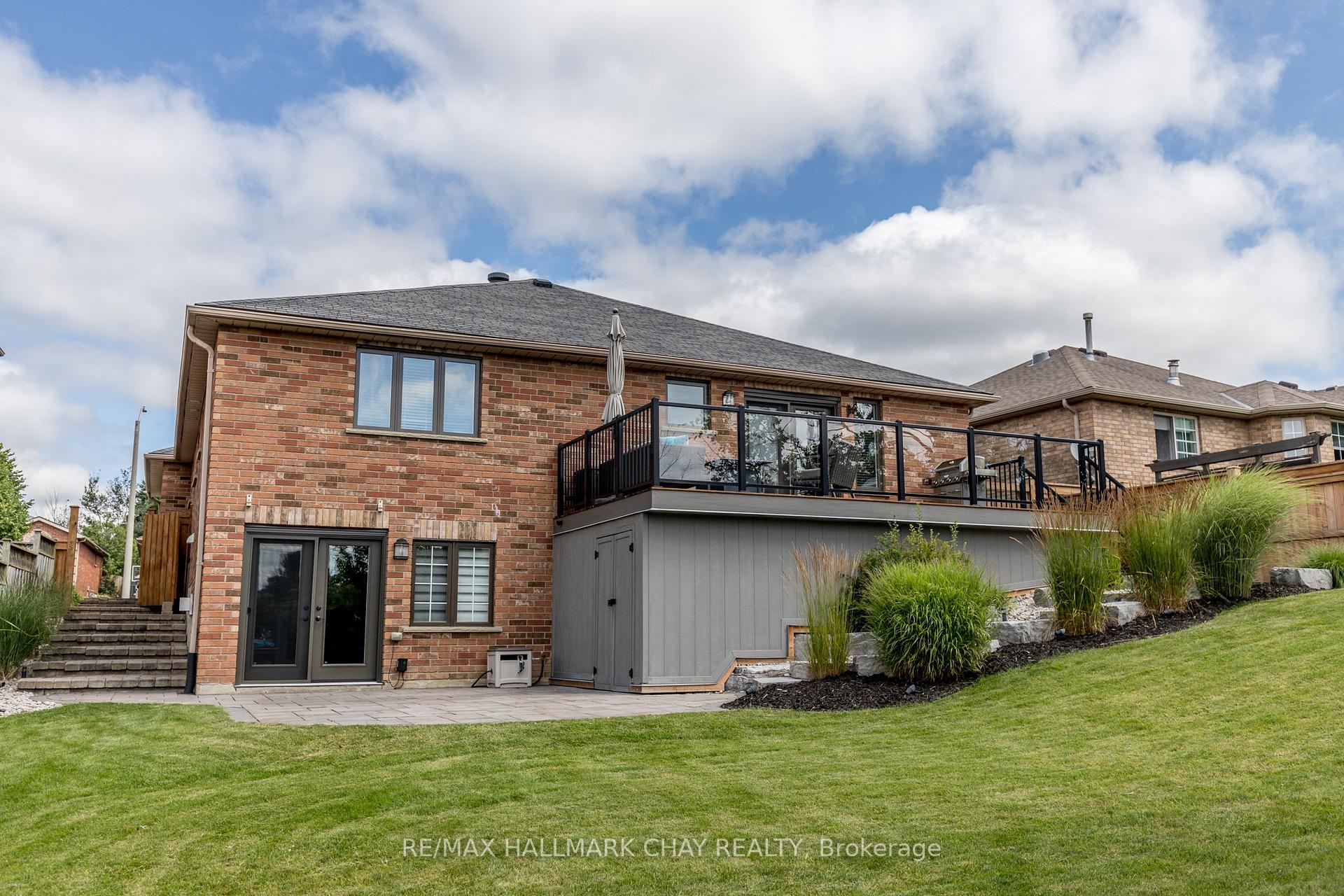Photo 33 of 53 Logan Court, Barrie, Holly — HOMEH