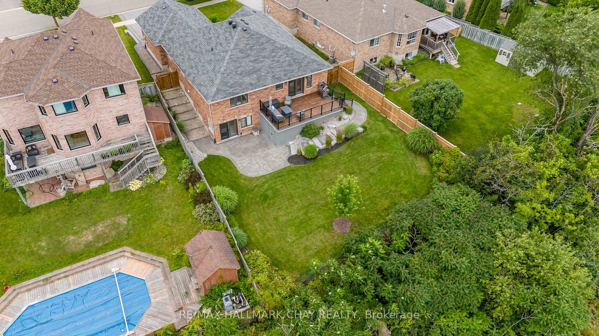 Photo 31 of 53 Logan Court, Barrie, Holly — HOMEH
