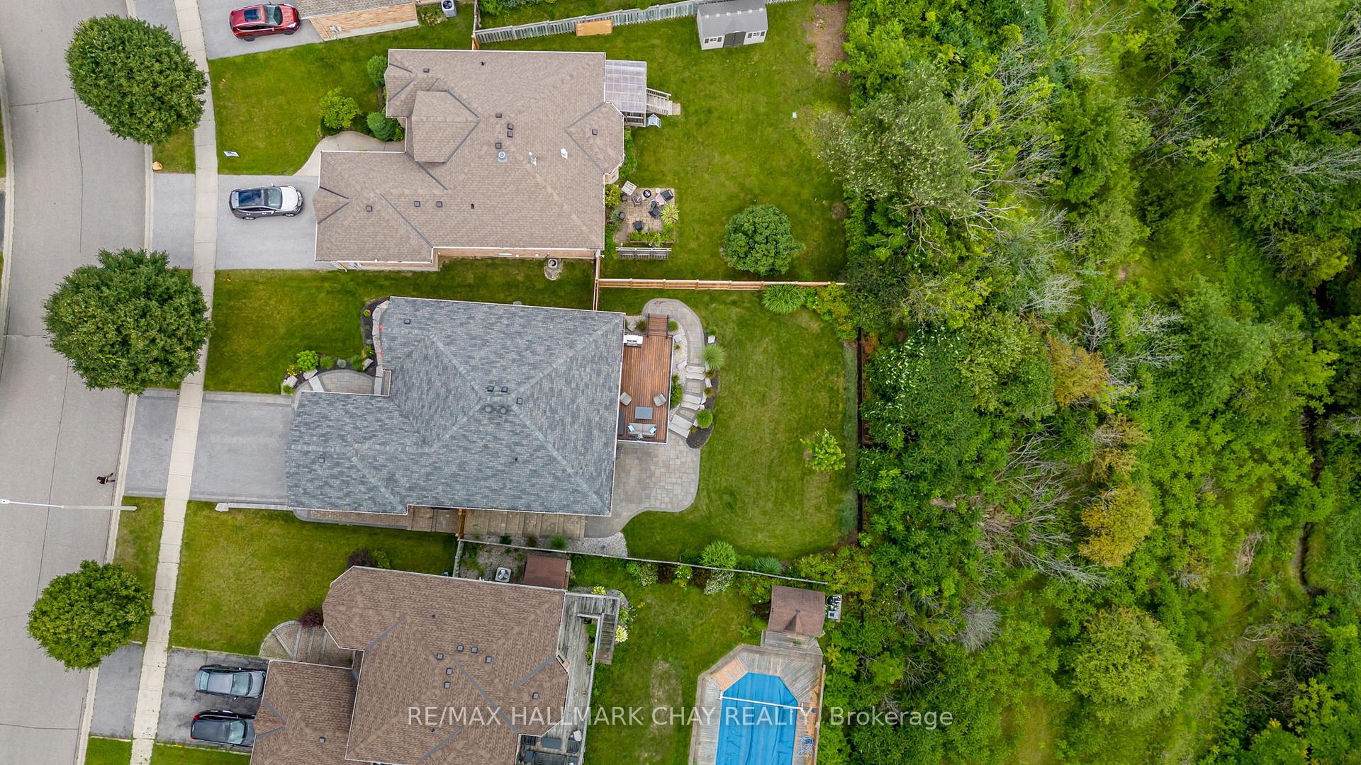 Photo 30 of 53 Logan Court, Barrie, Holly — HOMEH