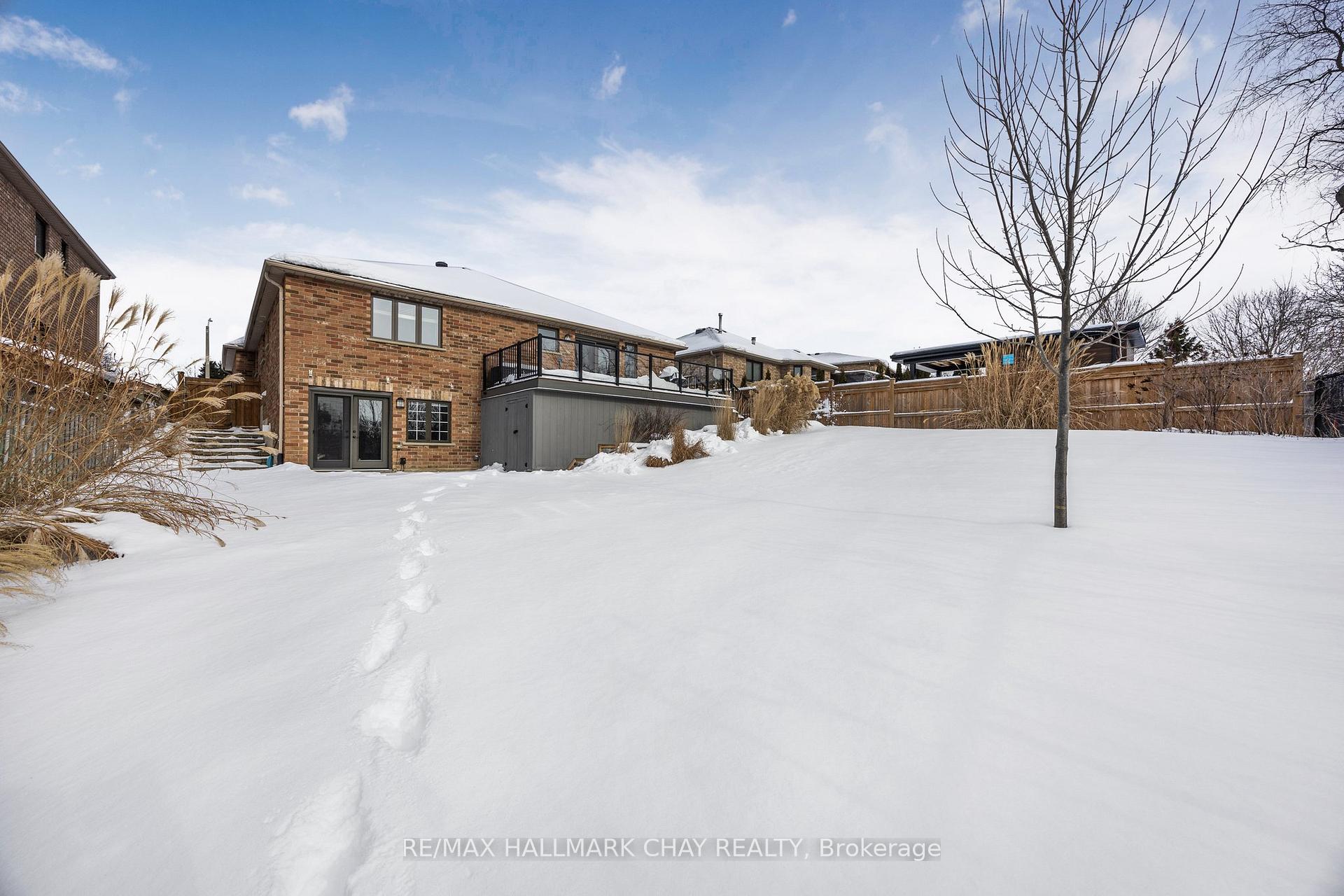 Photo 36 of 53 Logan Court, Barrie, Holly — HOMEH