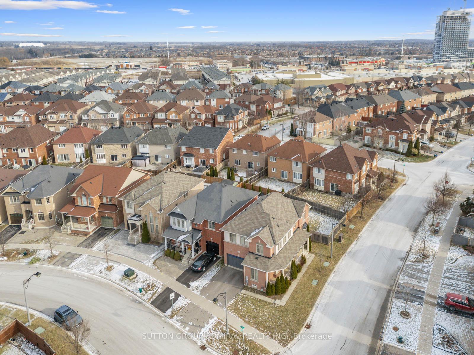 Photo 32 of 124 Evershot Crescent, Markham, Wismer — HOMEH