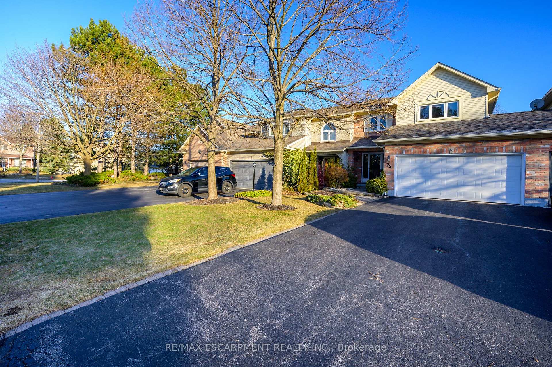 Photo 5 of 75 Banbury Drive, Hamilton, Meadowlands — HOMEH
