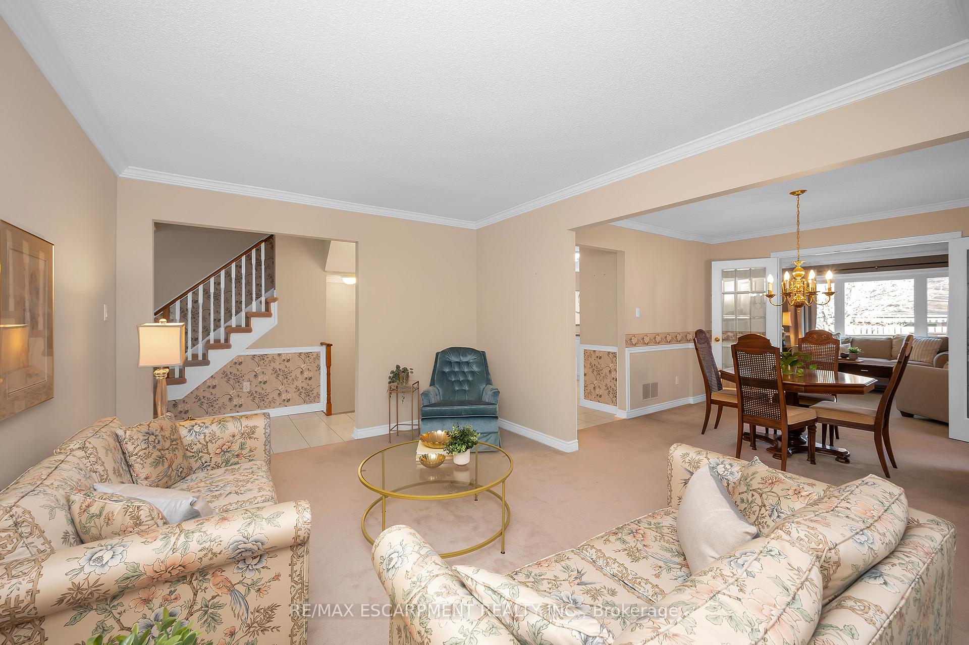 Photo 9 of 75 Banbury Drive, Hamilton, Meadowlands — HOMEH