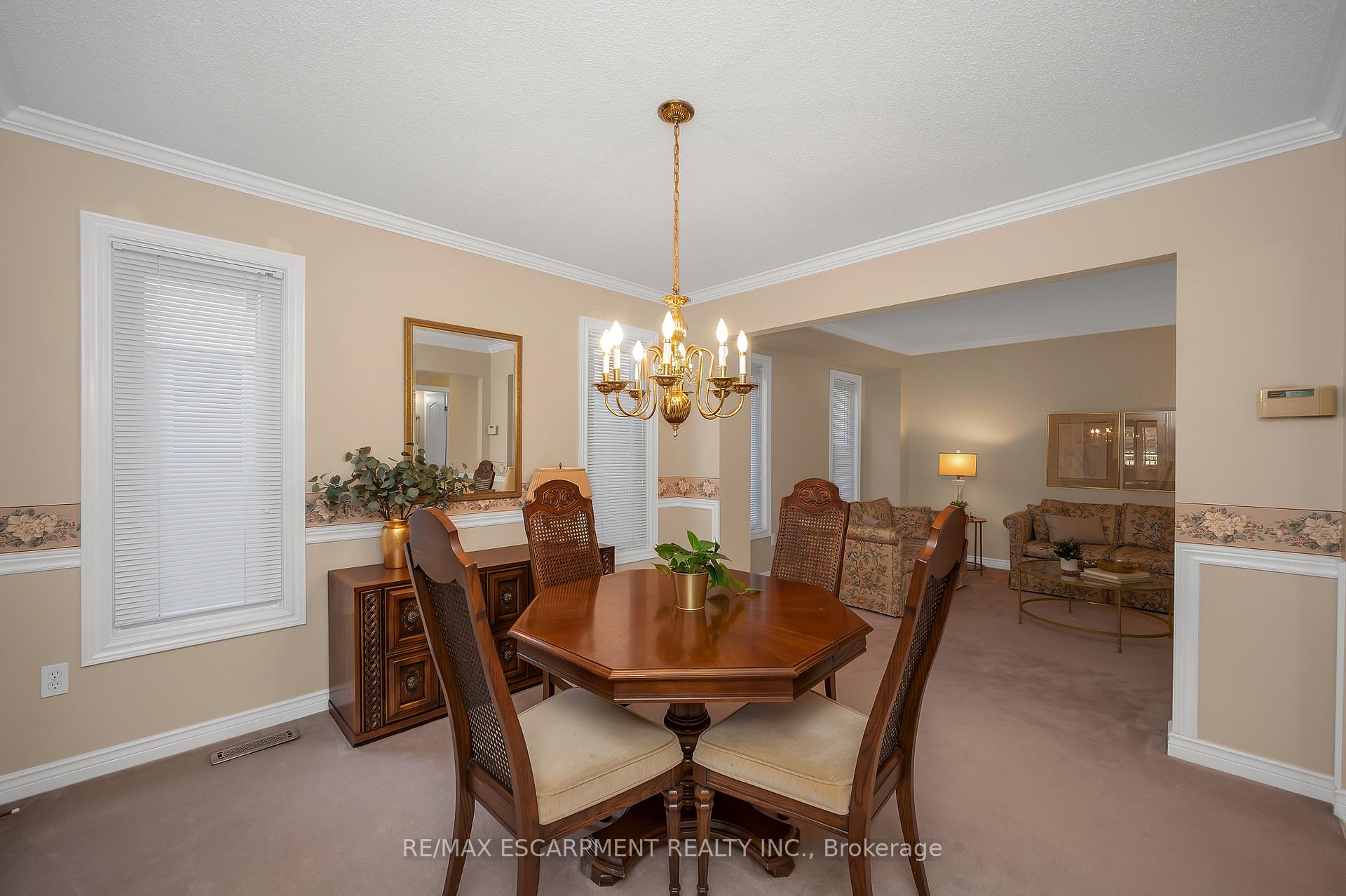 Photo 4 of 75 Banbury Drive, Hamilton, Meadowlands — HOMEH
