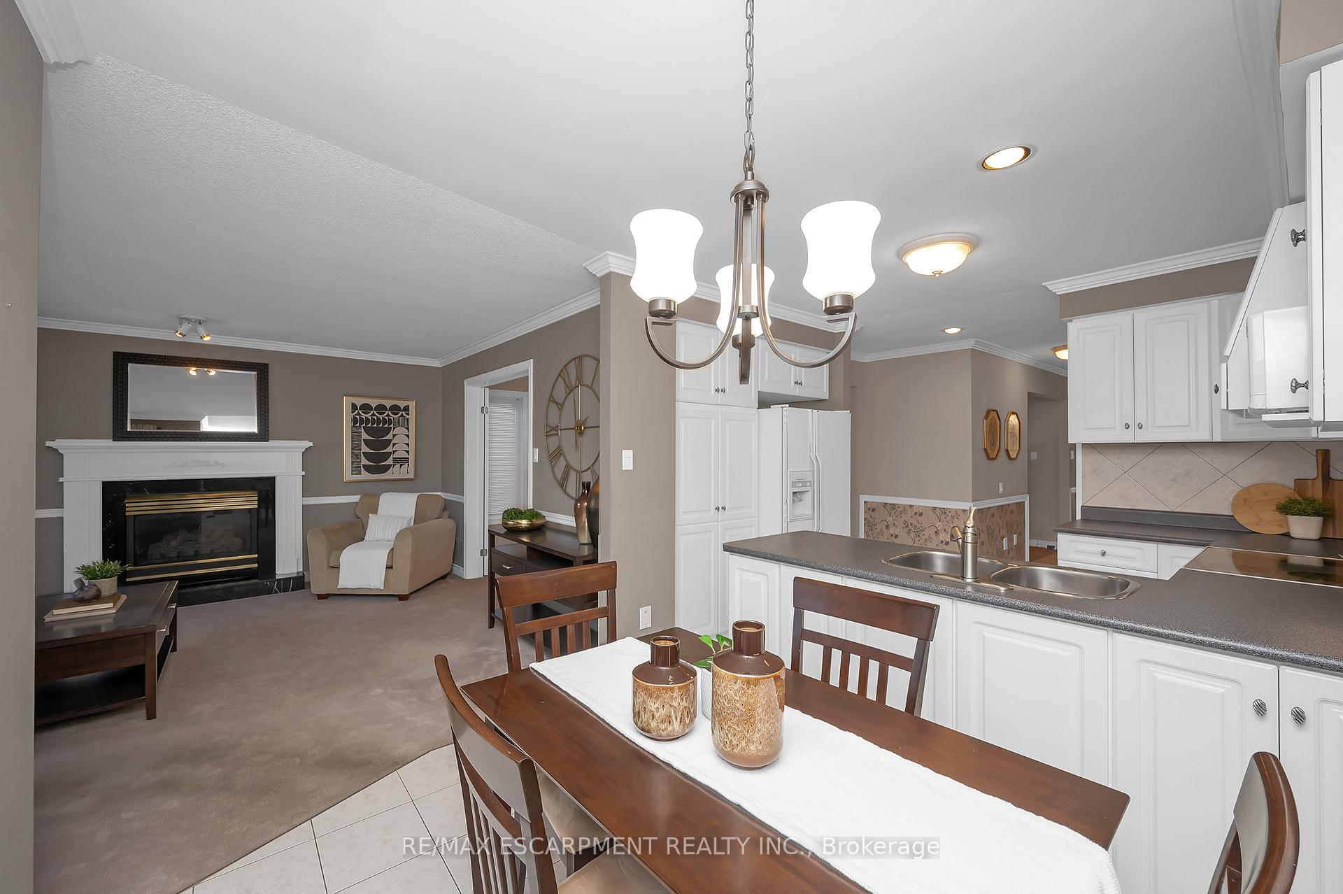 Photo 7 of 75 Banbury Drive, Hamilton, Meadowlands — HOMEH